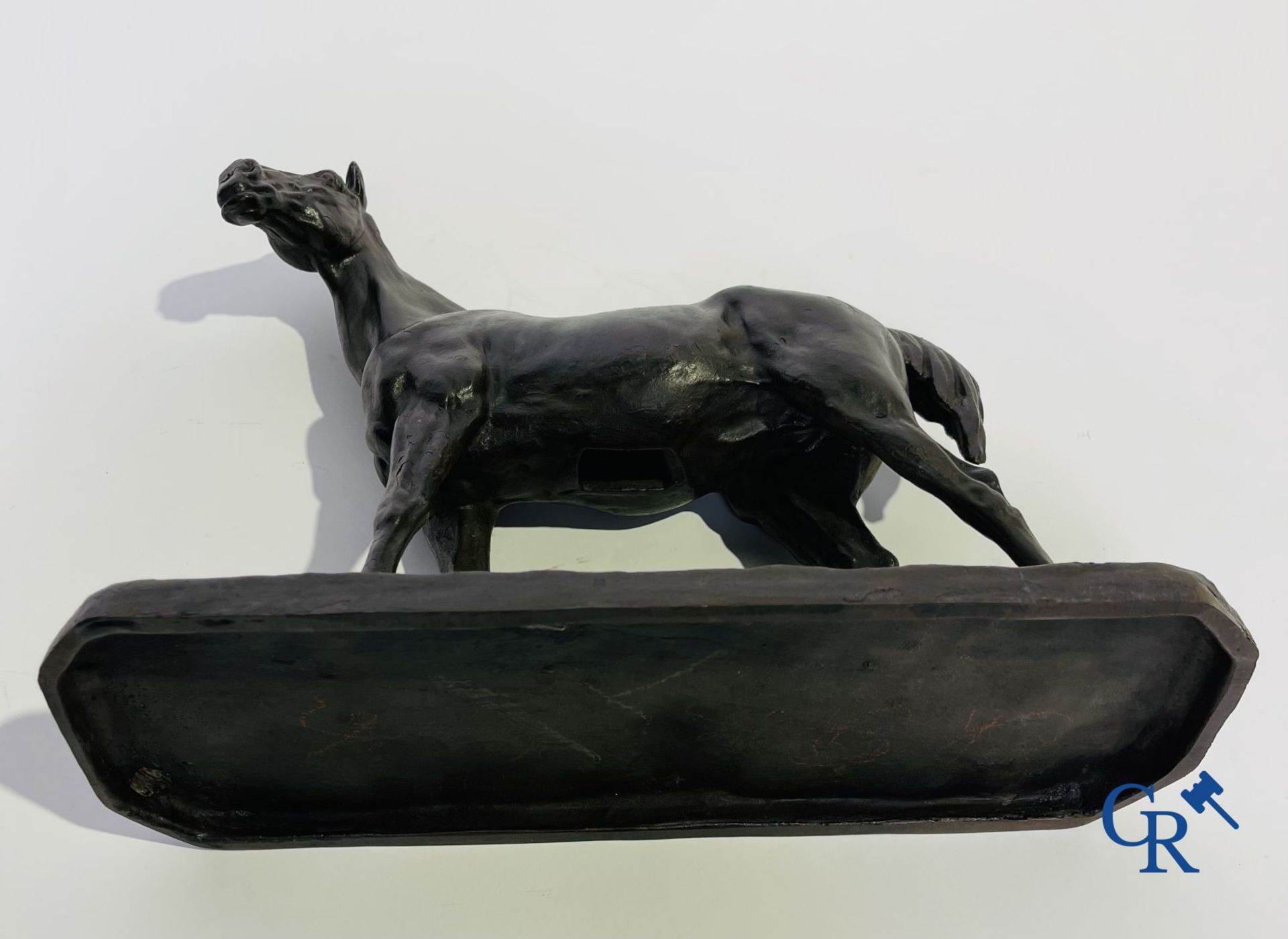 sculpture: 2 hunting bronzes and a horse in metal (cast iron). - Image 12 of 12
