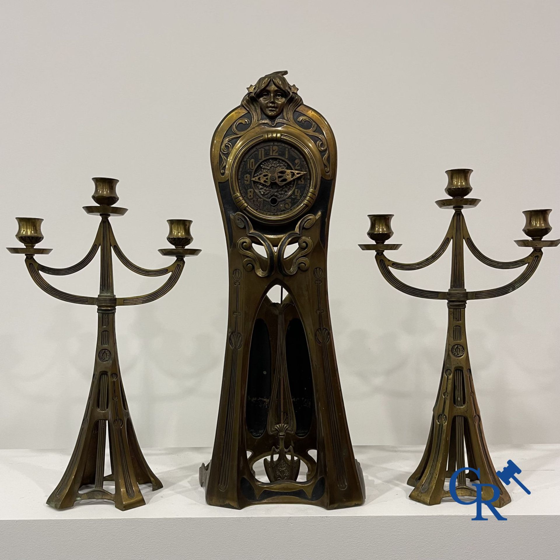 Art Nouveau: Exceptional bronze clock set in Art Nouveau. - Image 9 of 9