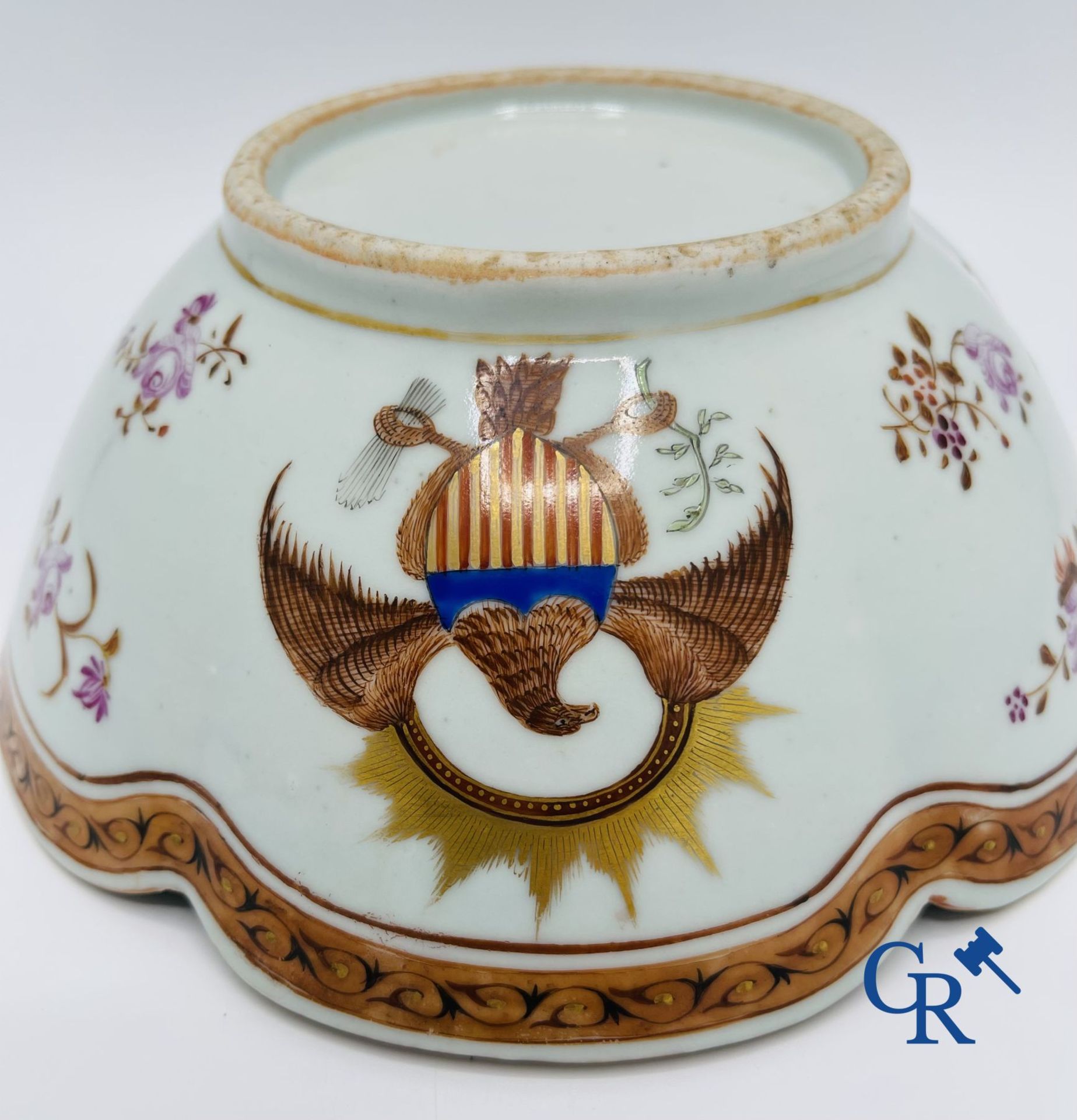 Asian Art: A Chinese famille rose bowl in export porcelain for the American market. - Image 8 of 12