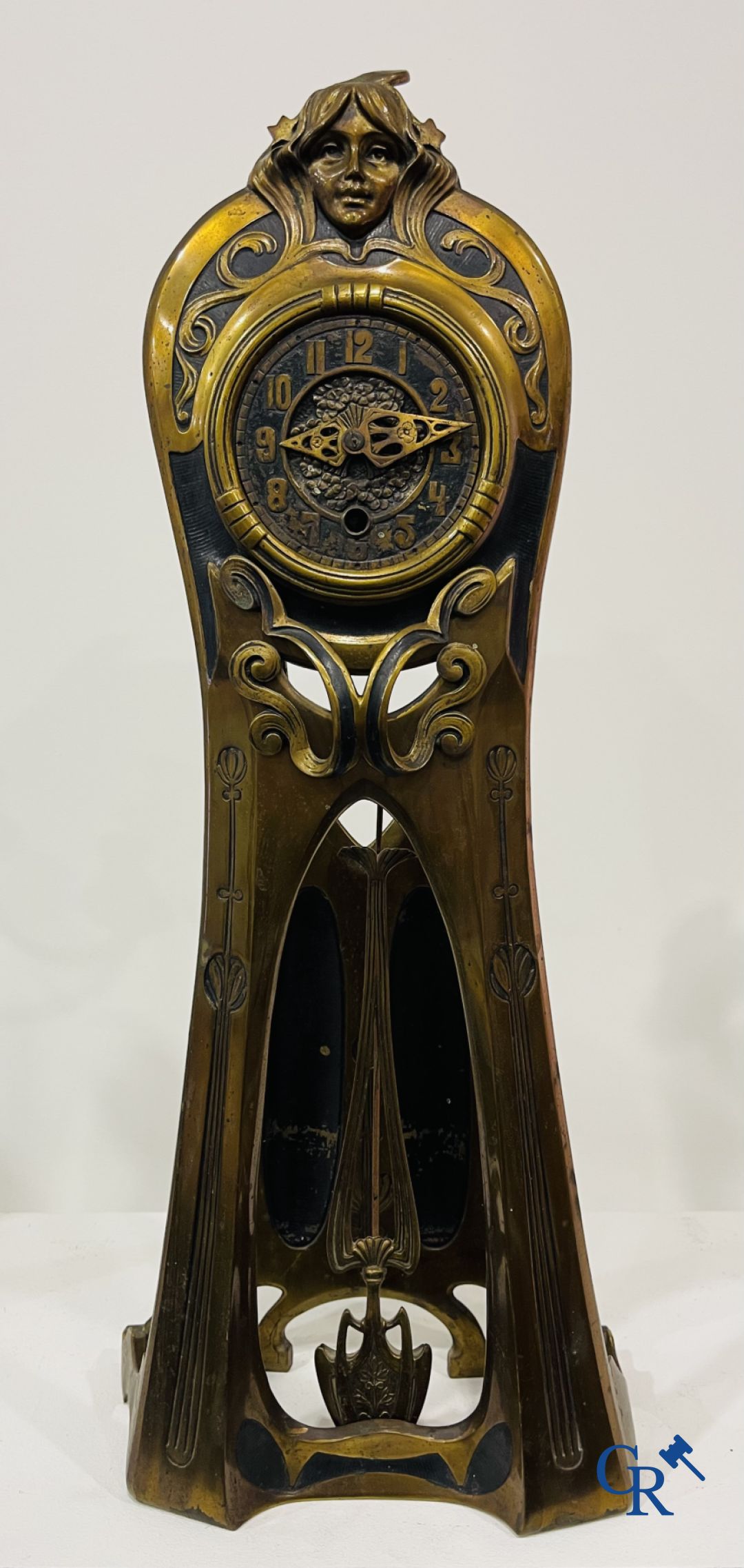 Art Nouveau: Exceptional bronze clock set in Art Nouveau. - Image 3 of 9