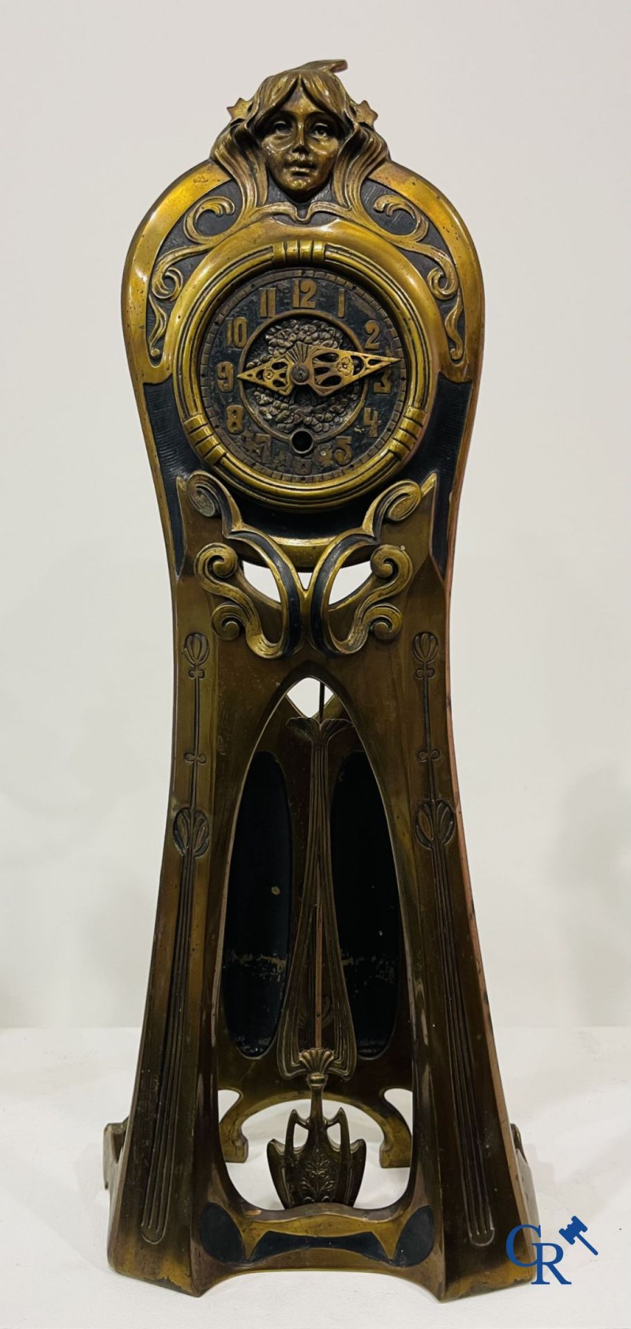 Art Nouveau: Exceptional bronze clock set in Art Nouveau. - Bild 3 aus 9