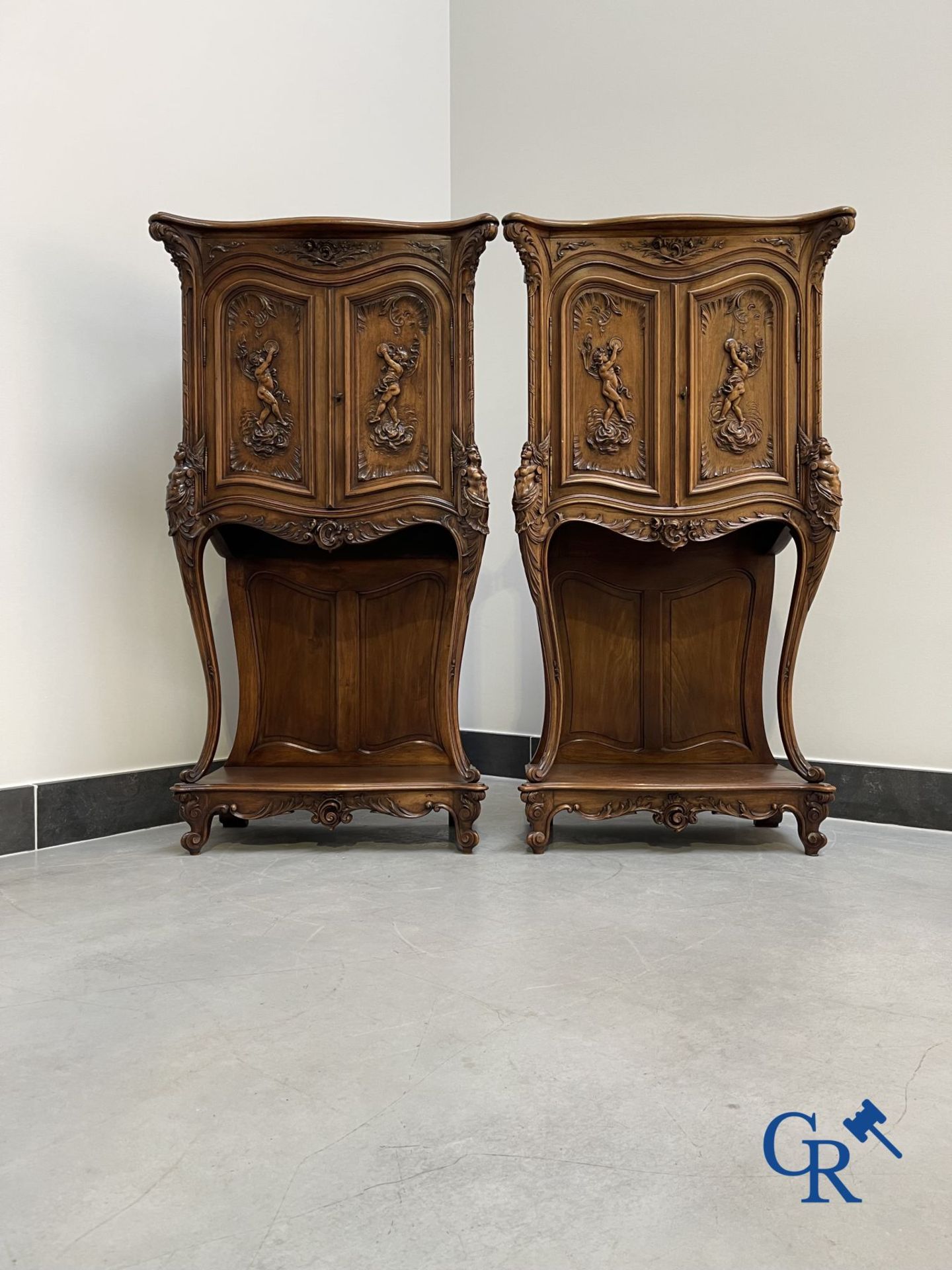 Furniture: A pair of finely carved furniture. LXV style. - Image 11 of 15