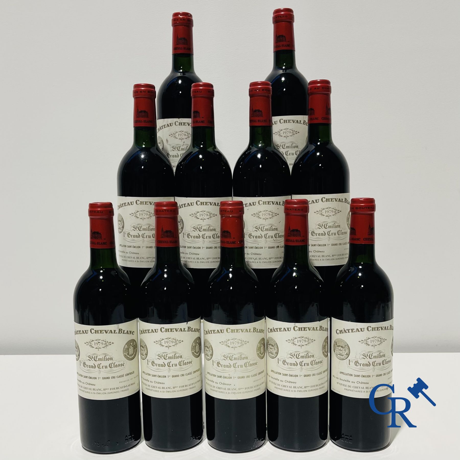 Wines: Saint-Emilion. Château Cheval Blanc. 1979. 1er Grand Cru Classé. - Image 2 of 10