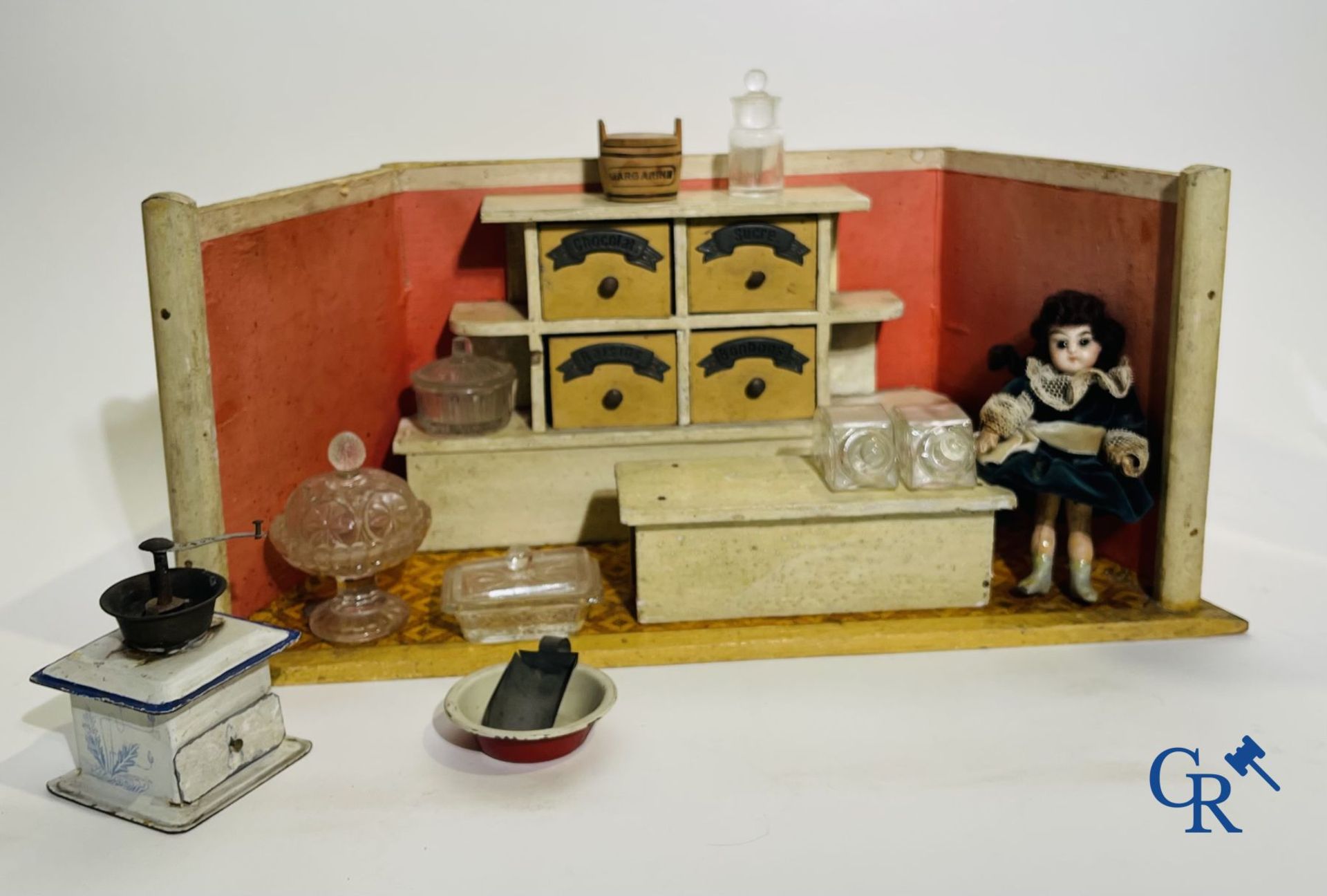 Toys: antique dolls: a lot of 6 dolls with a miniature grocery store attached. - Image 5 of 17