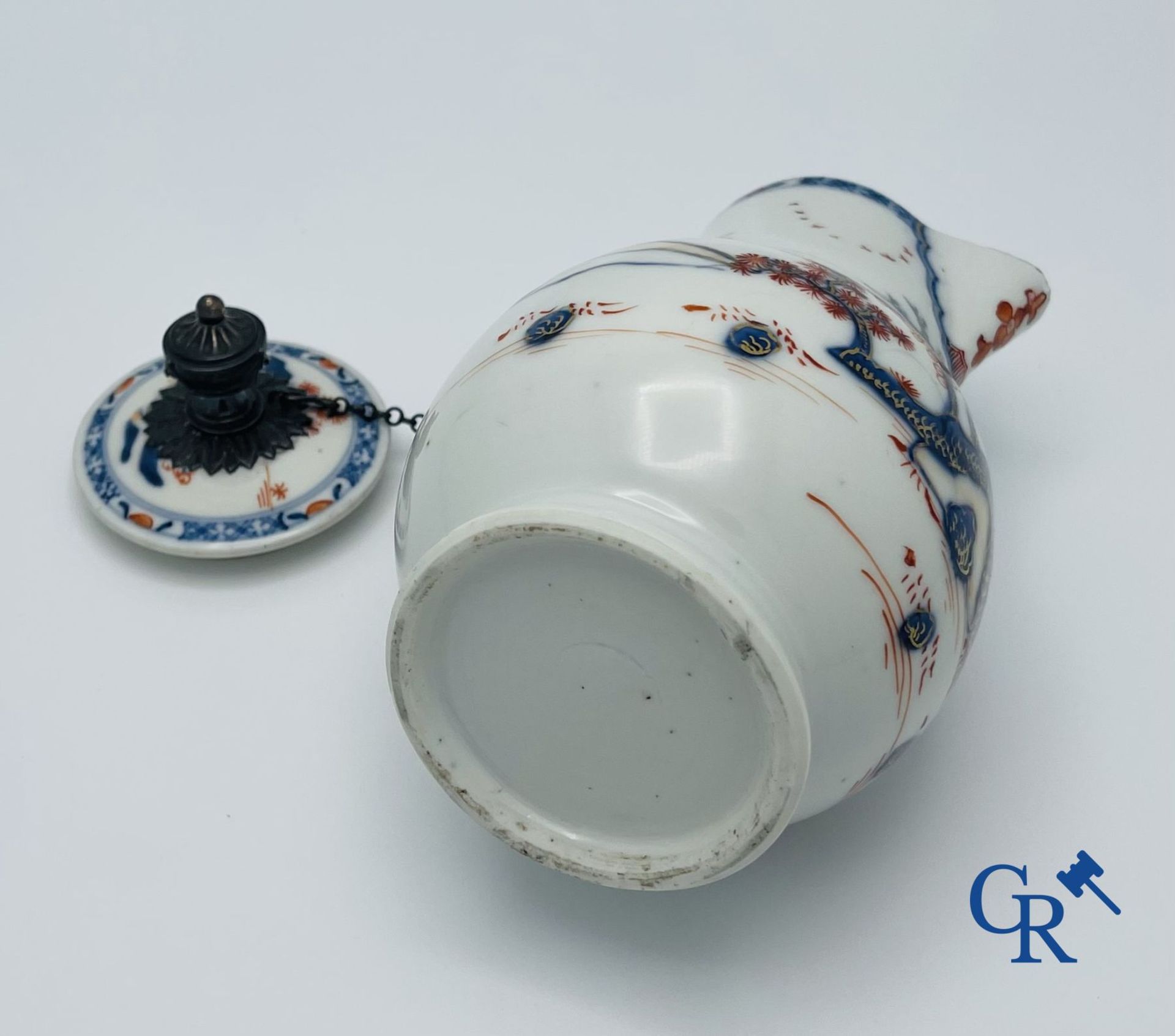 Asian Art: A Chinese silver mounted imari style lid jug. Qianlong period. - Image 8 of 8