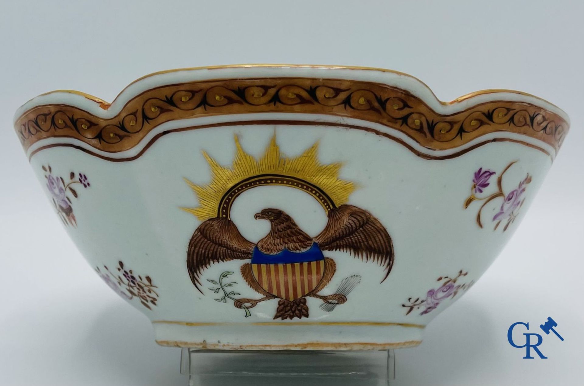 Asian Art: A Chinese famille rose bowl in export porcelain for the American market. - Image 3 of 12