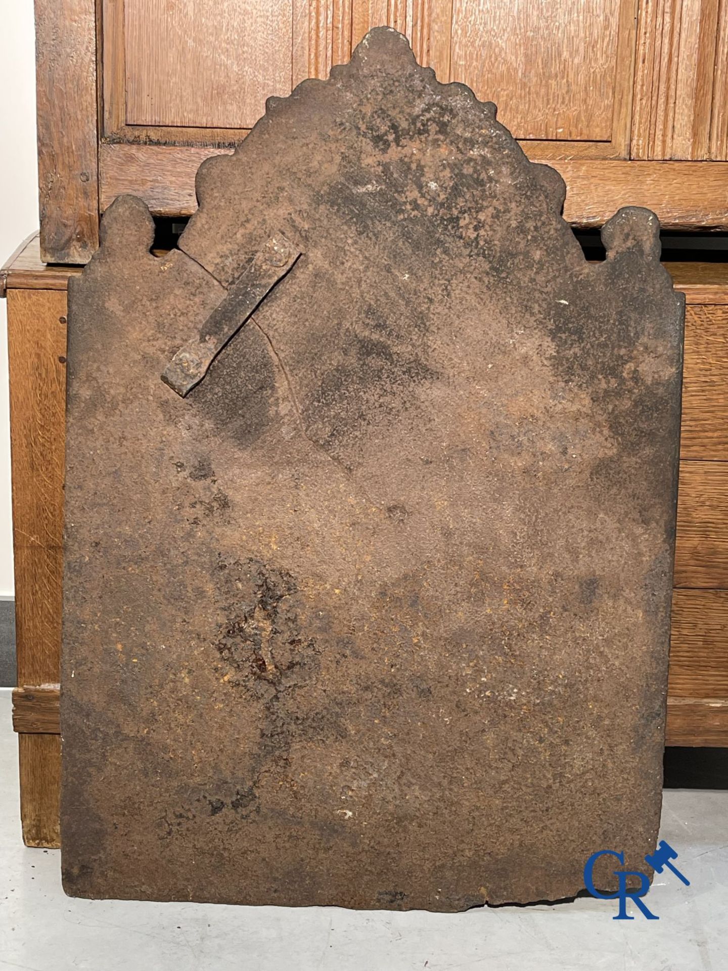 2 oak chests and an antique cast iron fireplace plate. - Image 6 of 14