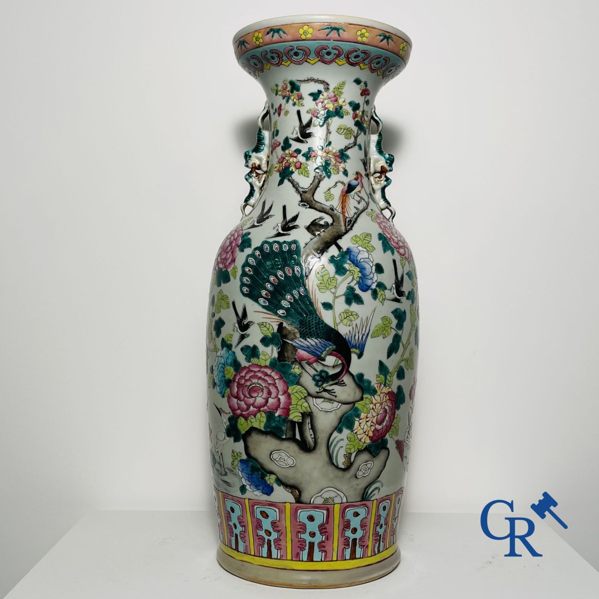 Asian Art: Vase in Chinese famille rose porcelain with decor of birds and peonies. 19th century. - Image 2 of 12