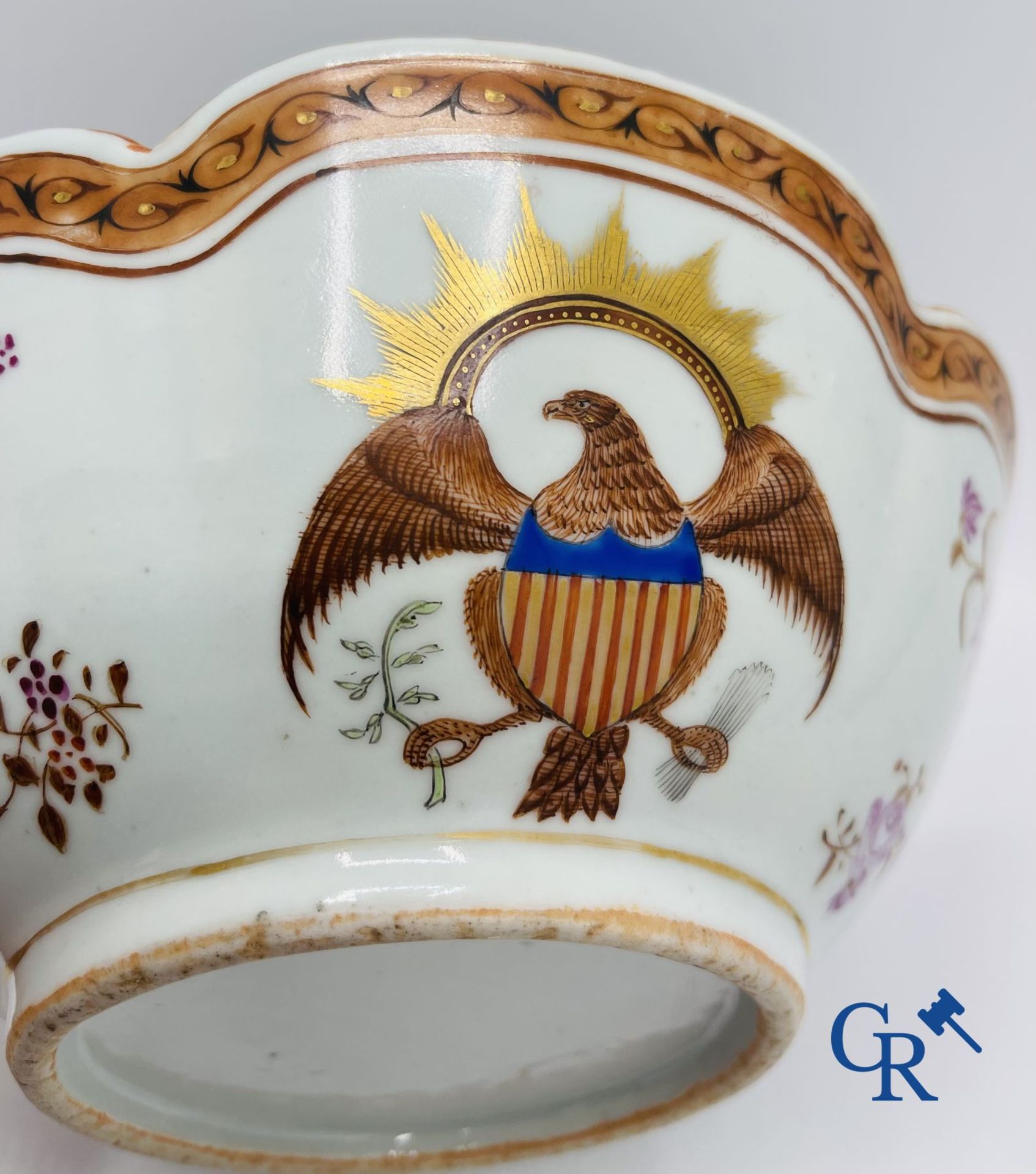 Asian Art: A Chinese famille rose bowl in export porcelain for the American market. - Image 12 of 12