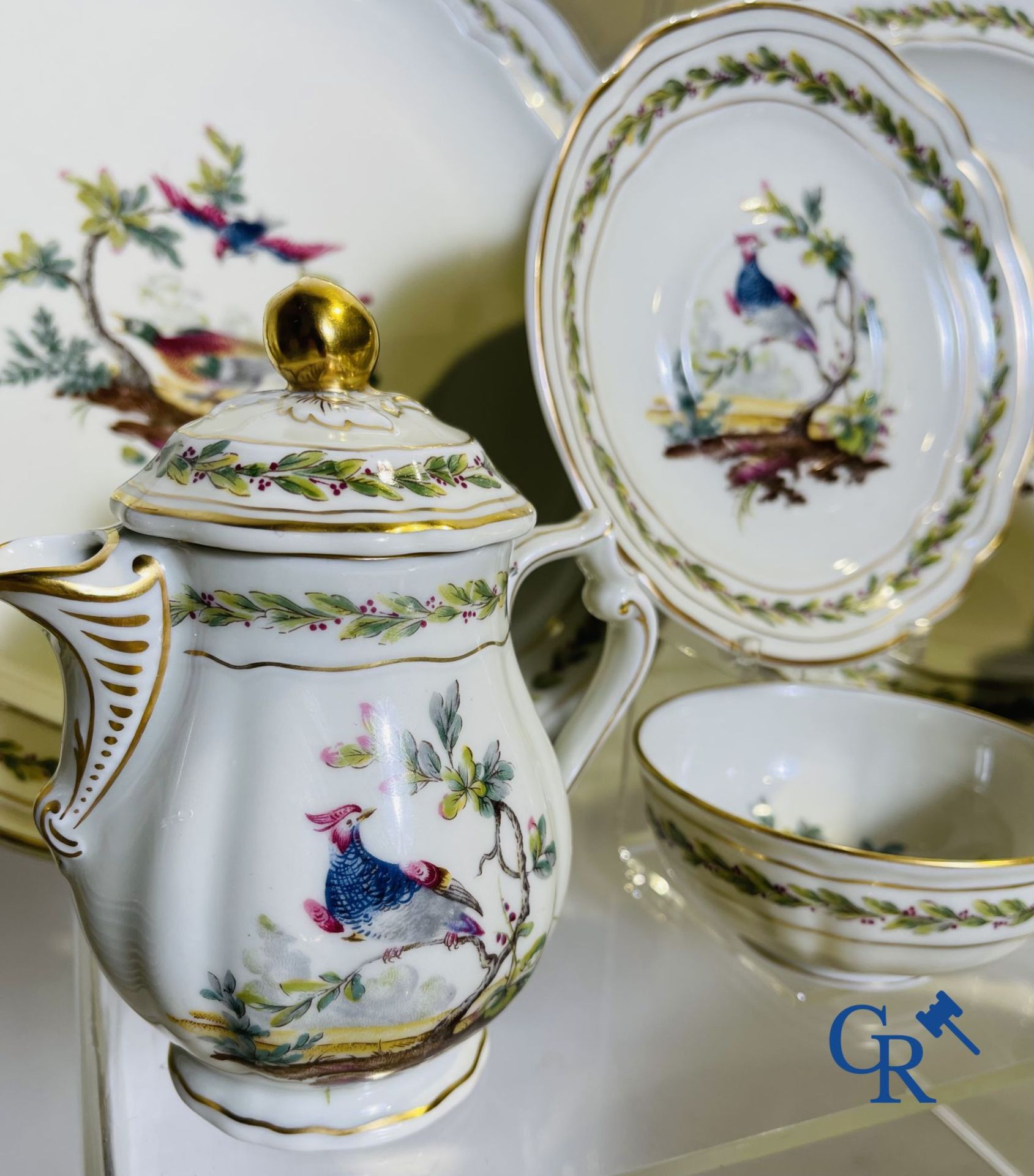 Limoges. L. Bernardaud & Cie. Beautiful dinner set in Limoges porcelain. Model Chevreuse. - Bild 7 aus 25