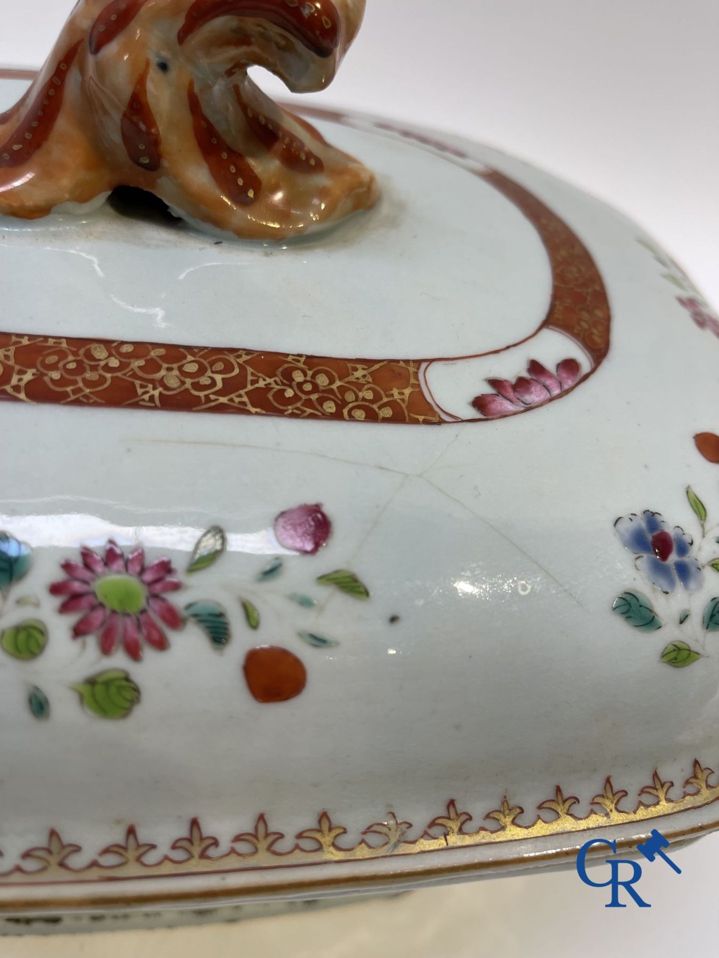 Chinese Porcelain: 2 tureens and a saucer in Chinese porcelain. - Image 17 of 20