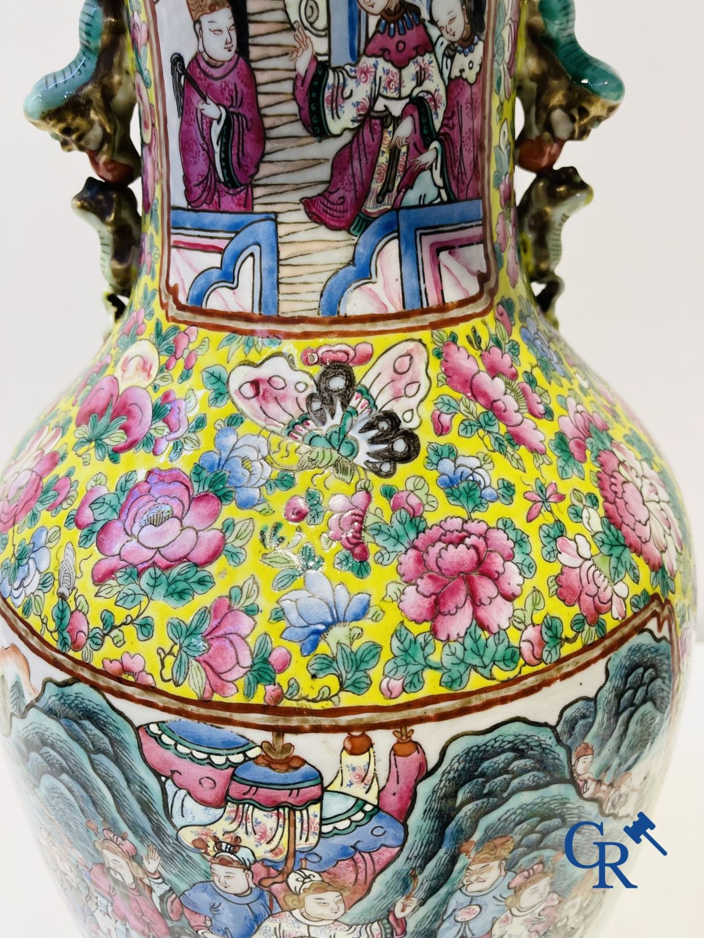 Asian art: A pair of Chinese famille rose vases with yellow background with court scenes. 19th centu - Image 6 of 29