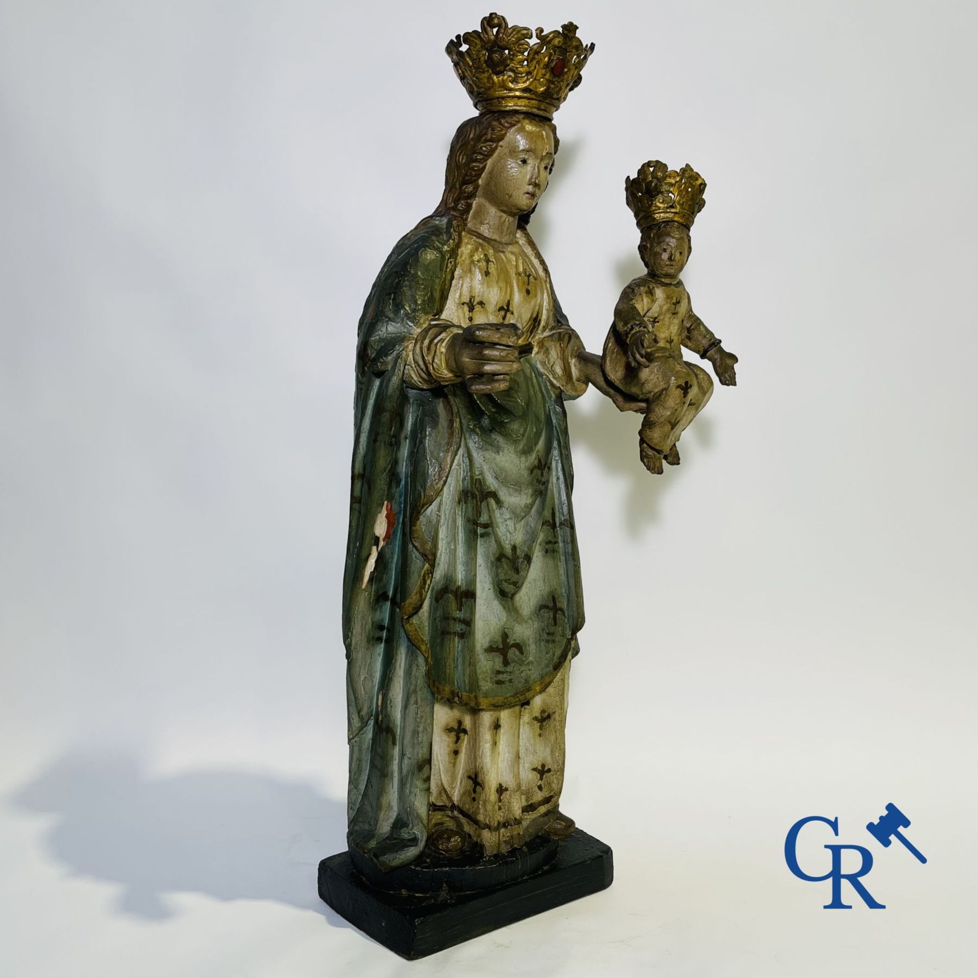 Wooden polychrome Baroque sculpture of Mary with child. The Crown inlaid with an amber-like rock. - Bild 9 aus 30