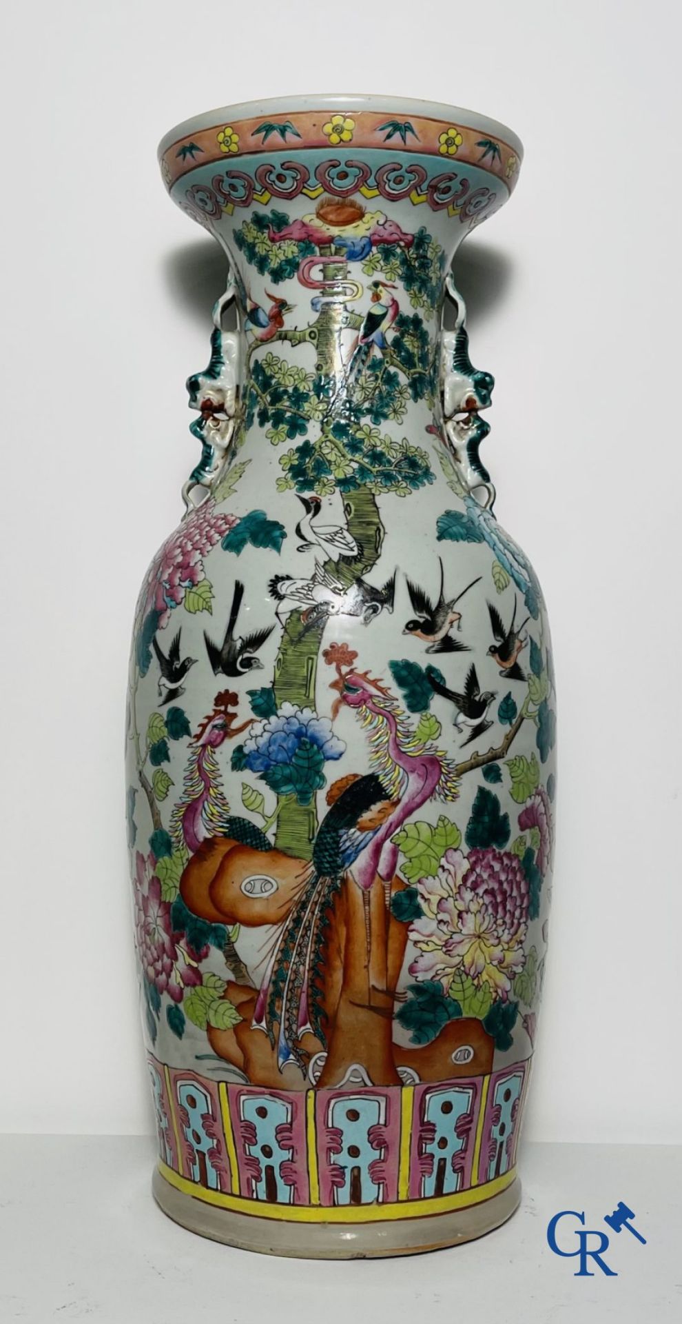 Asian Art: Vase in Chinese famille rose porcelain with decor of birds and peonies. 19th century. - Bild 3 aus 12