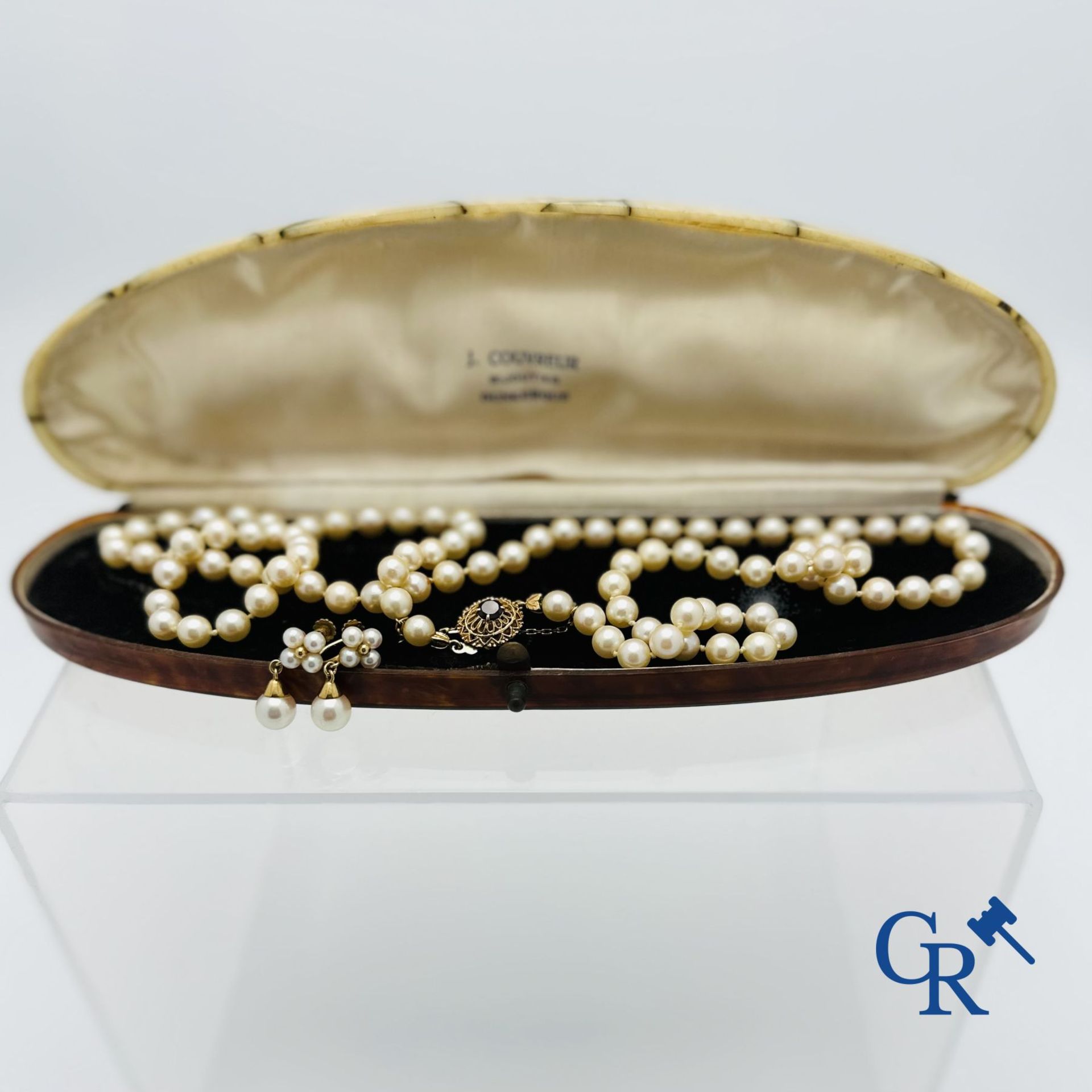 Jewellery: Lot consisting of a pearl necklace with gold clasp 18K and a pair of earrings in gold 18K - Bild 4 aus 6