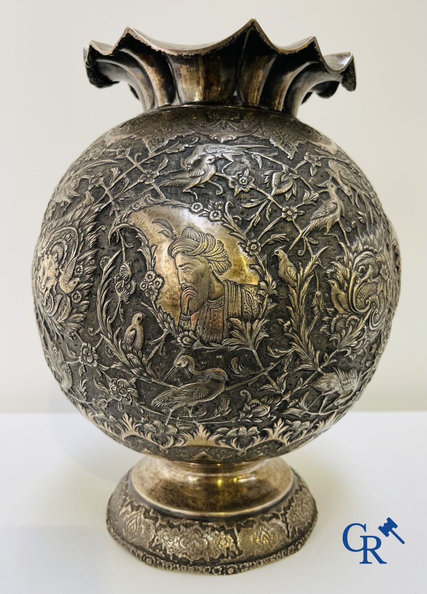 Silver: Vase in silver (Iran?) with a fine decor of birds, forest animals and characters. - Bild 4 aus 12