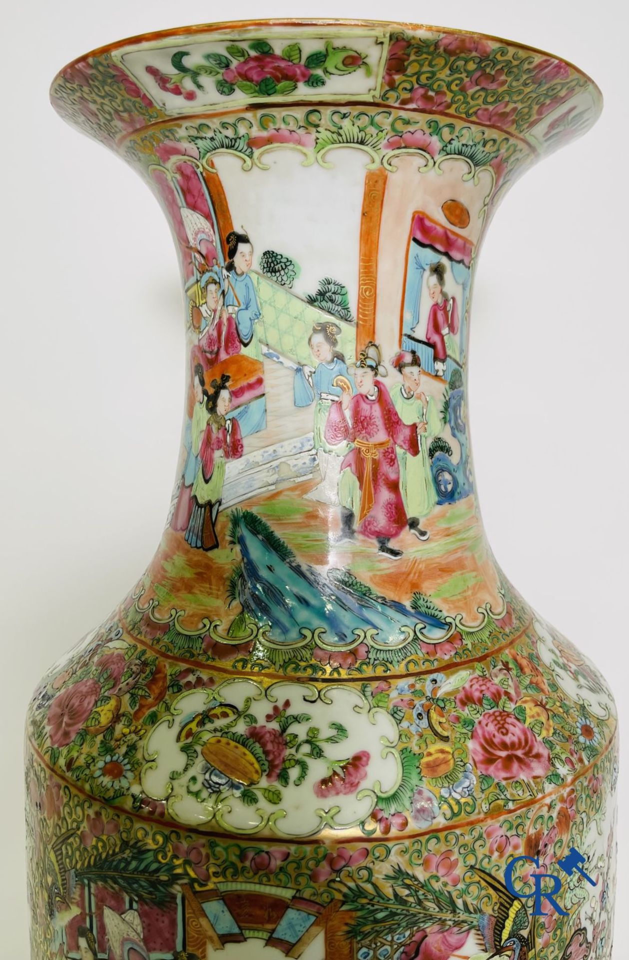 Chinese porcelain: A Chinese canton famille rose vase. - Image 12 of 24