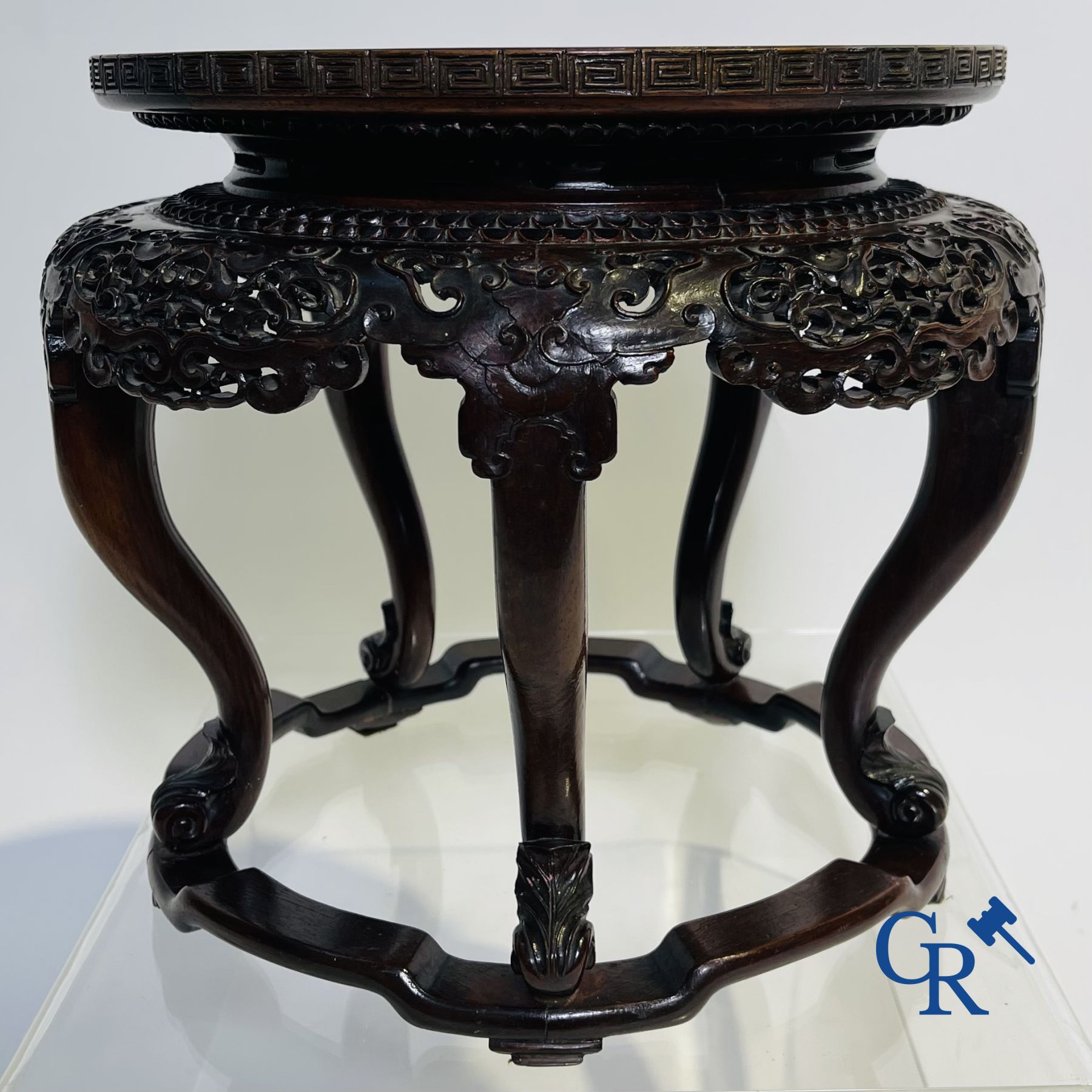 Asian art: A finely carved Chinese hardwood pedestal. - Image 2 of 4