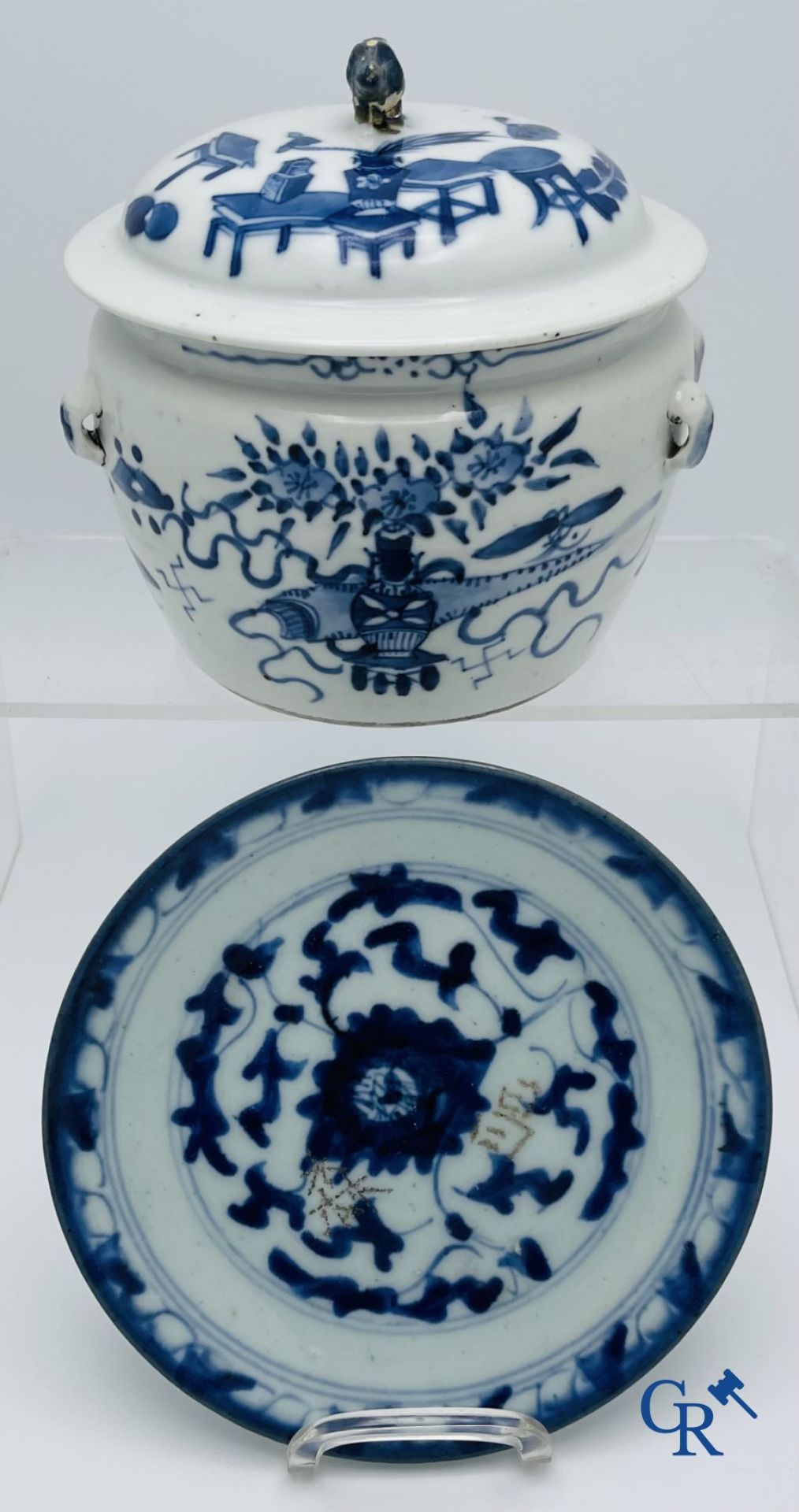 Asian Art: Beautiful lot of Chinese porcelain. - Image 37 of 40