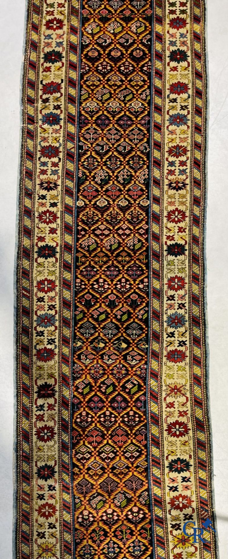 Oriental carpets: An antique oriental runner. - Bild 3 aus 9