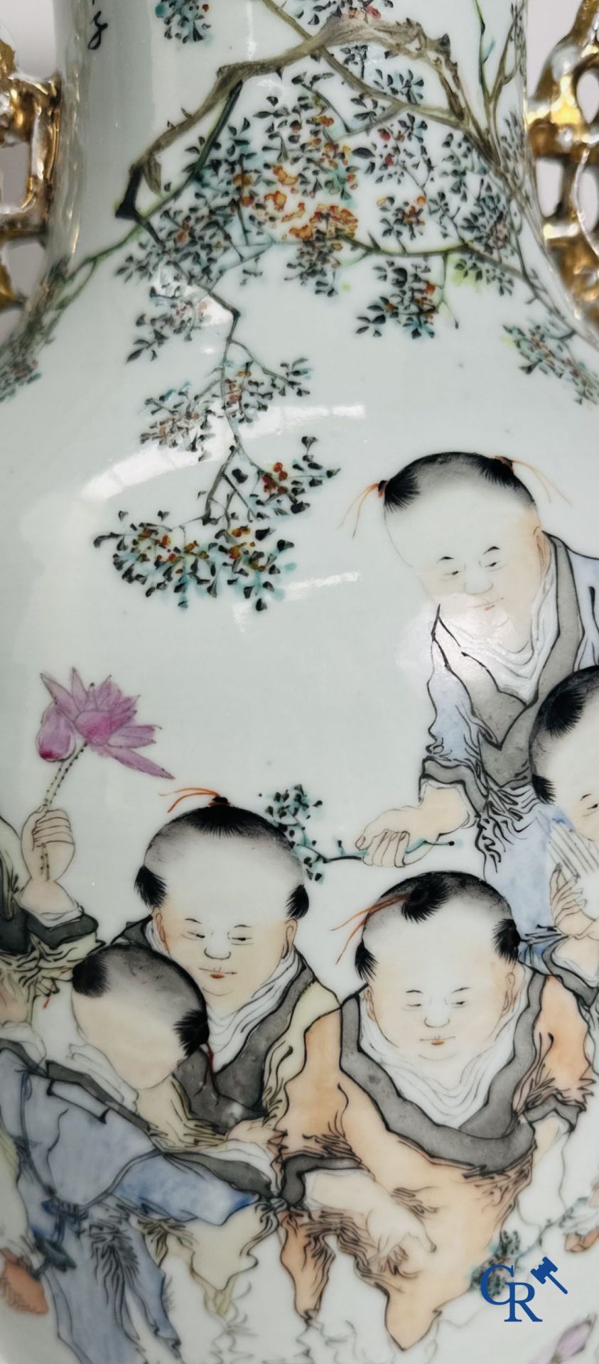 Chinese porcelain: Chinese vase with a decor of 7 children playing in a garden. - Image 6 of 14