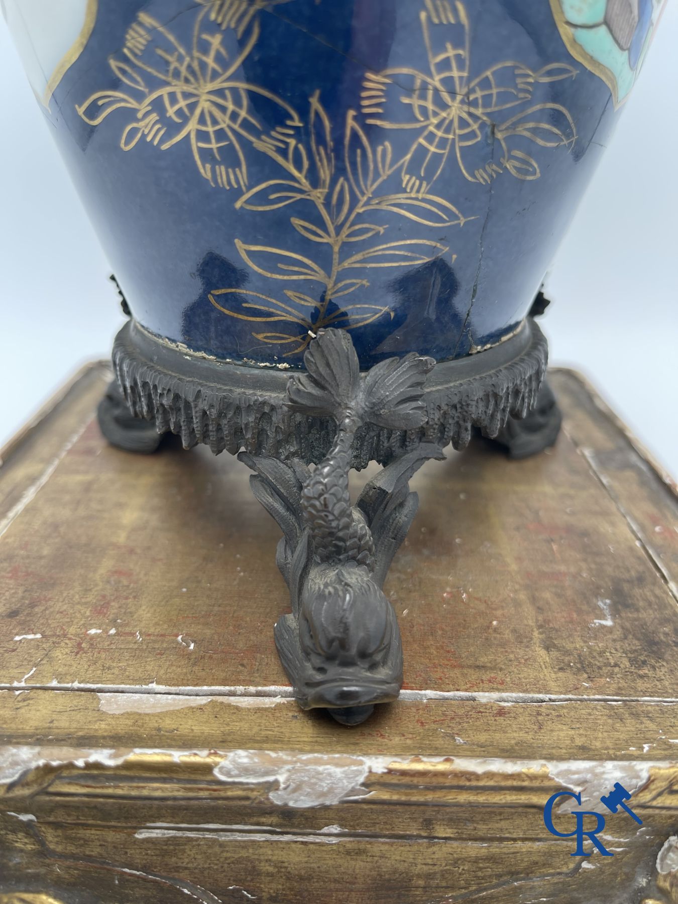 A porcelain table fountain with bronze fittings. - Image 6 of 13