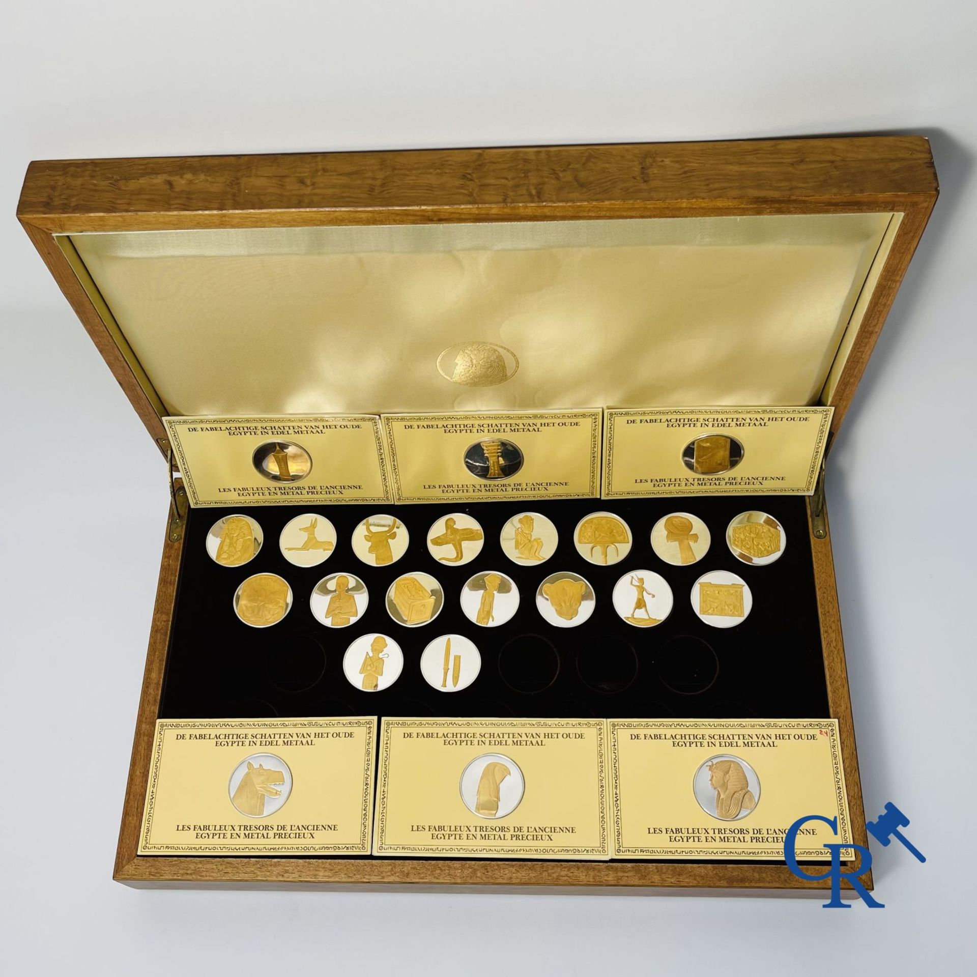 Medals/Medals: 24 Medals in Sterling silver, decorated with 24 carat gold. - Bild 7 aus 12