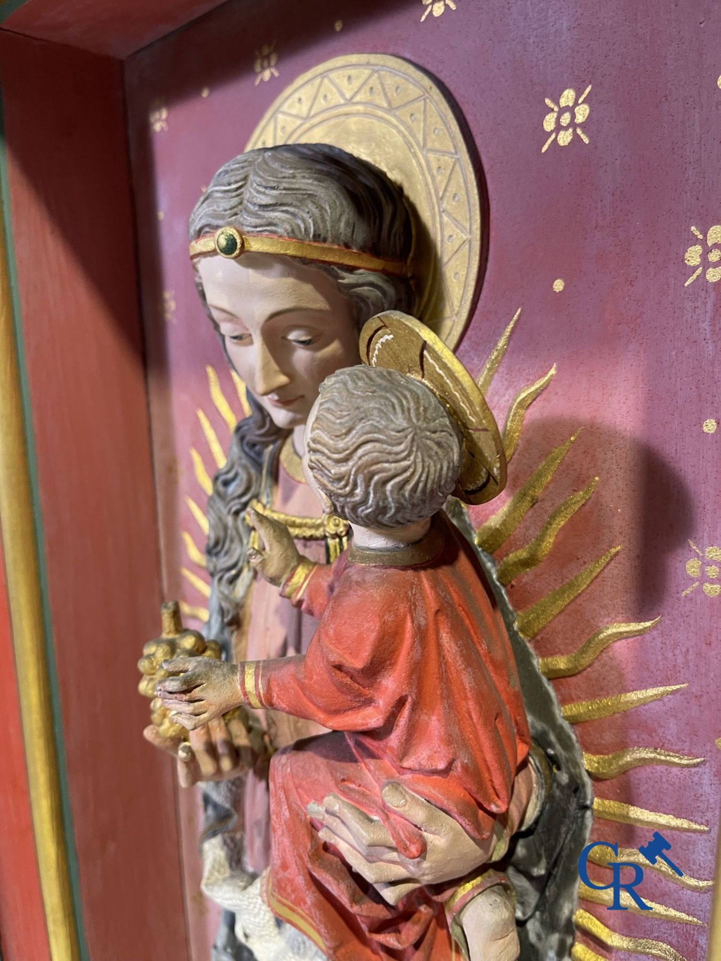 A 19th century wooden statue of Christ and a wooden display case with plaster representation of Mary - Bild 5 aus 25