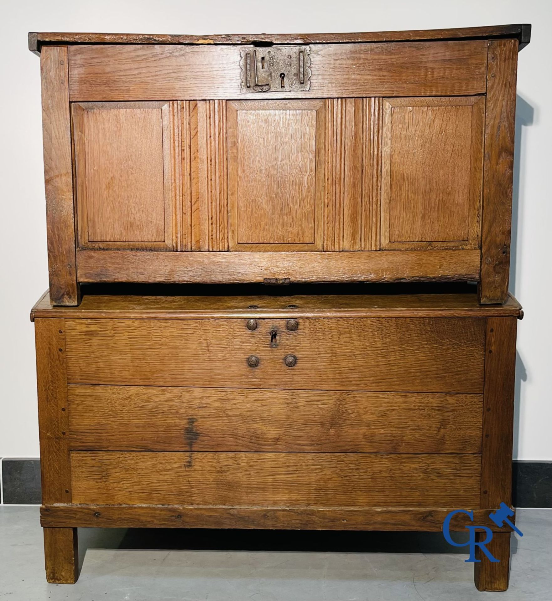 2 oak chests and an antique cast iron fireplace plate. - Image 7 of 14