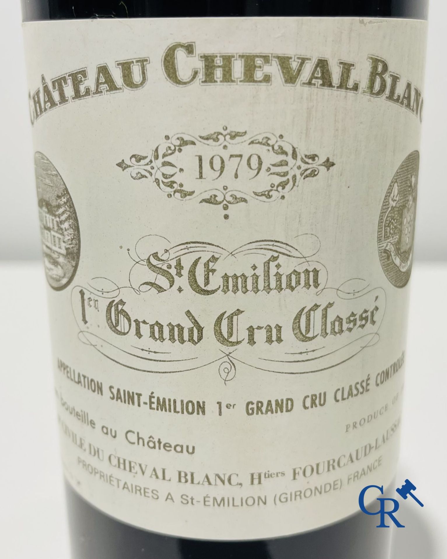 Wines: Saint-Emilion. Château Cheval Blanc. 1979. 1er Grand Cru Classé. - Image 3 of 10