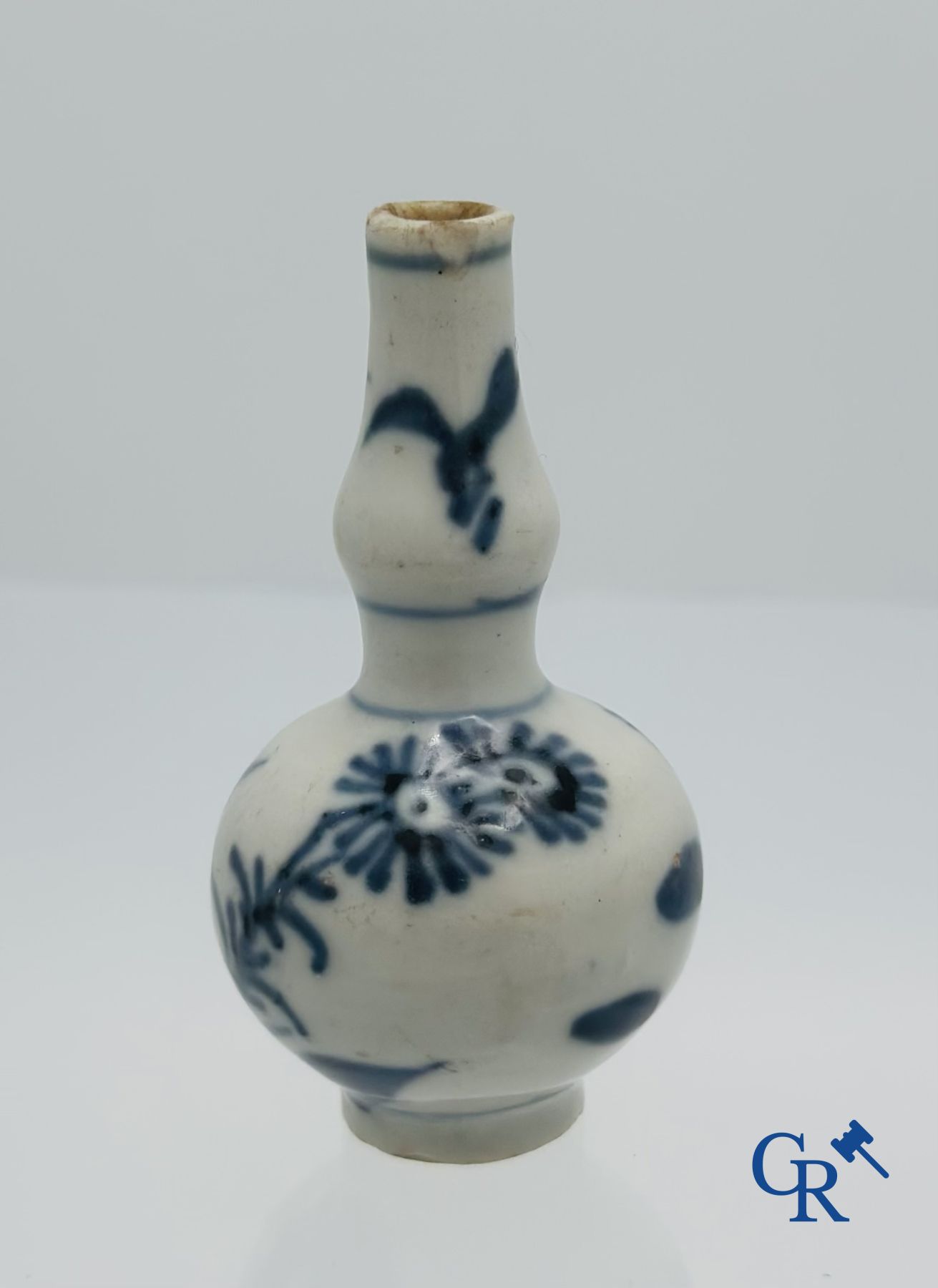 Chinese Porcelain: Lot of 6 different pieces of Chinese porcelain. 18th and 19th century. - Image 11 of 11