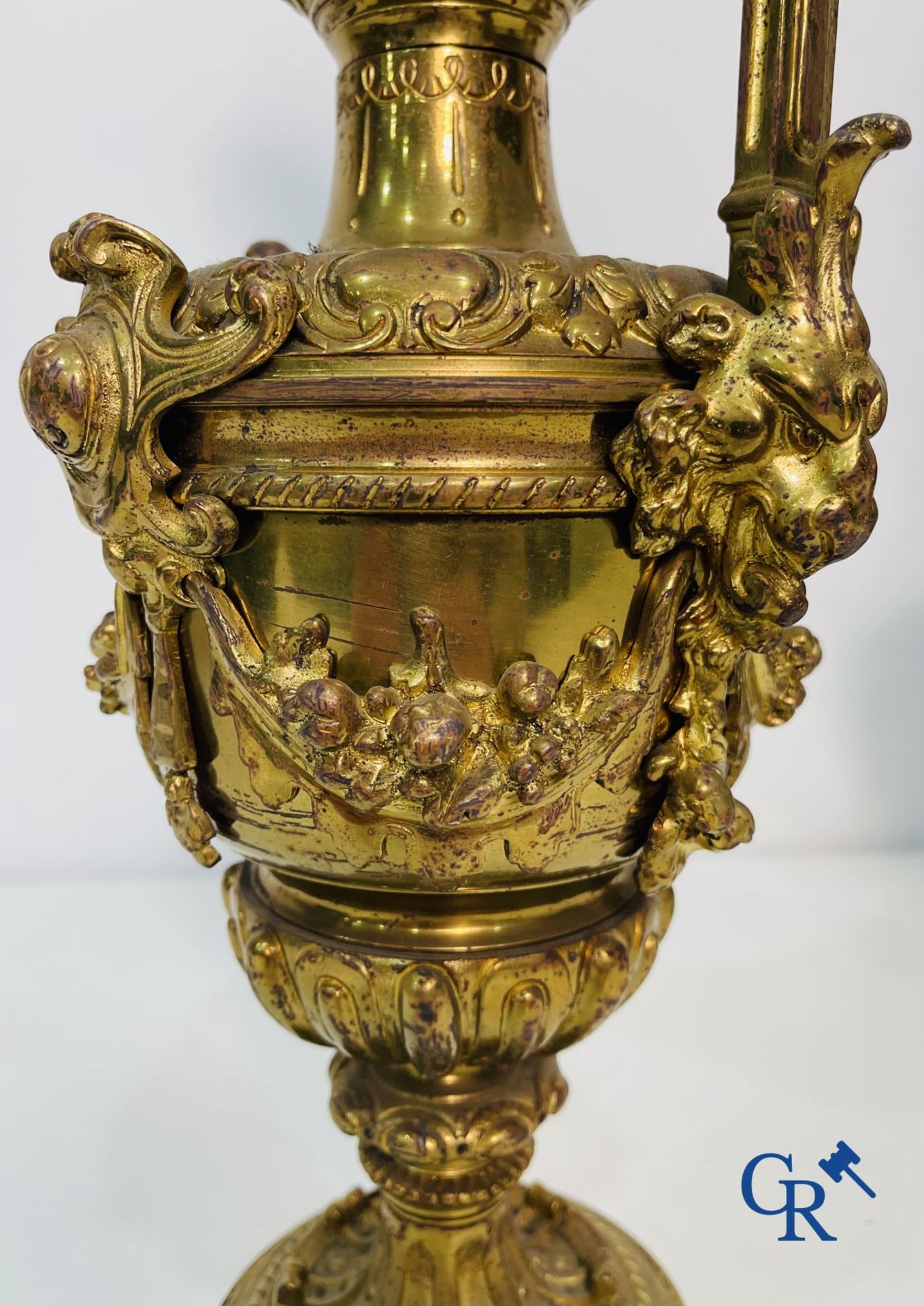 A pair of gilded bronze ewer vases. Napoleon III period. - Image 9 of 11