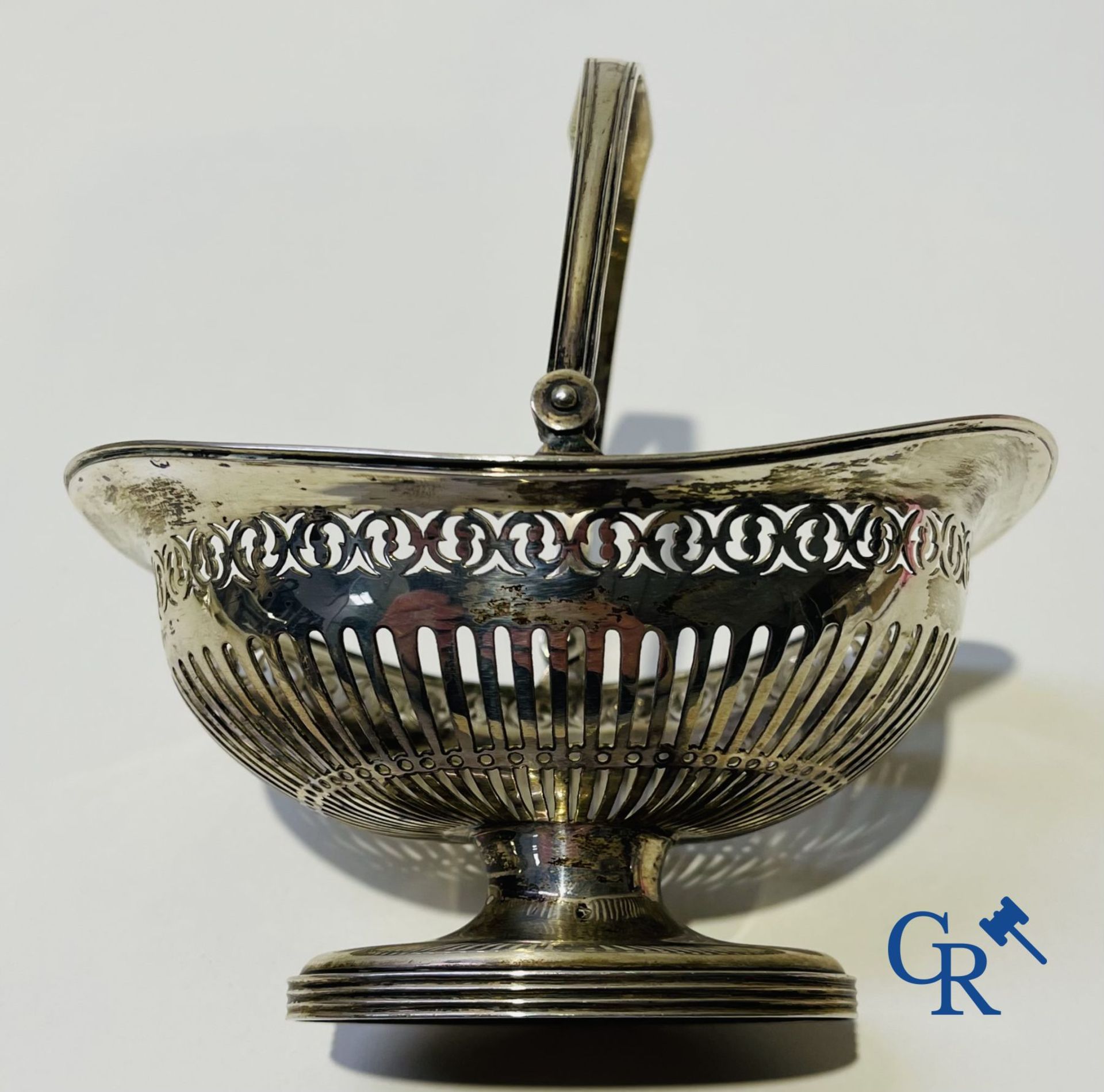Silver: Important lot with various pieces of English silver. (various hallmarks) 19th-20th century. - Image 18 of 19