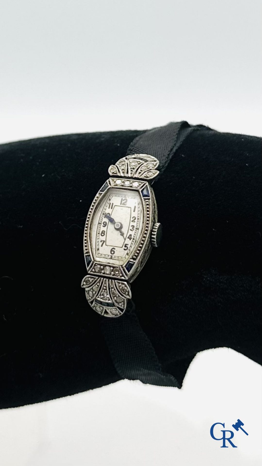 Jewellery: Art deco ladies watch in Platinum set with sapphire and diamonds. (working condition) - Bild 2 aus 4
