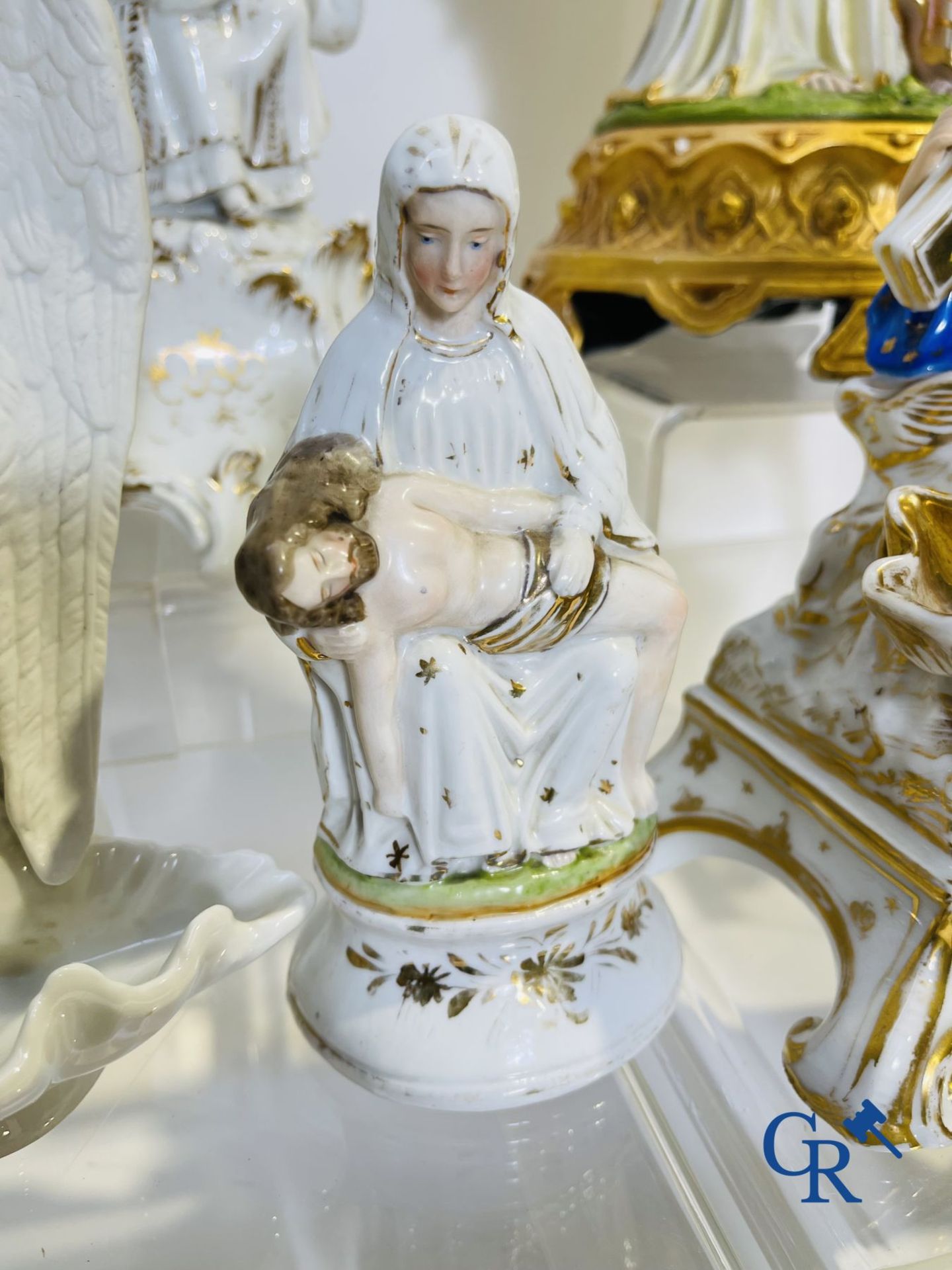 A various lot holy water barrels, shrines and others in porcelain and biscuit. - Image 3 of 19