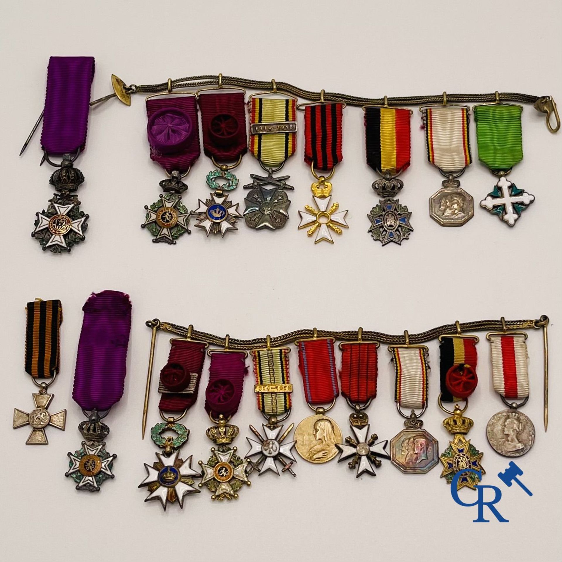 Medals / decorations: Lot of 3 miniature chaines of which 1 in gold 18K (750°/00) set with multiple  - Bild 2 aus 3