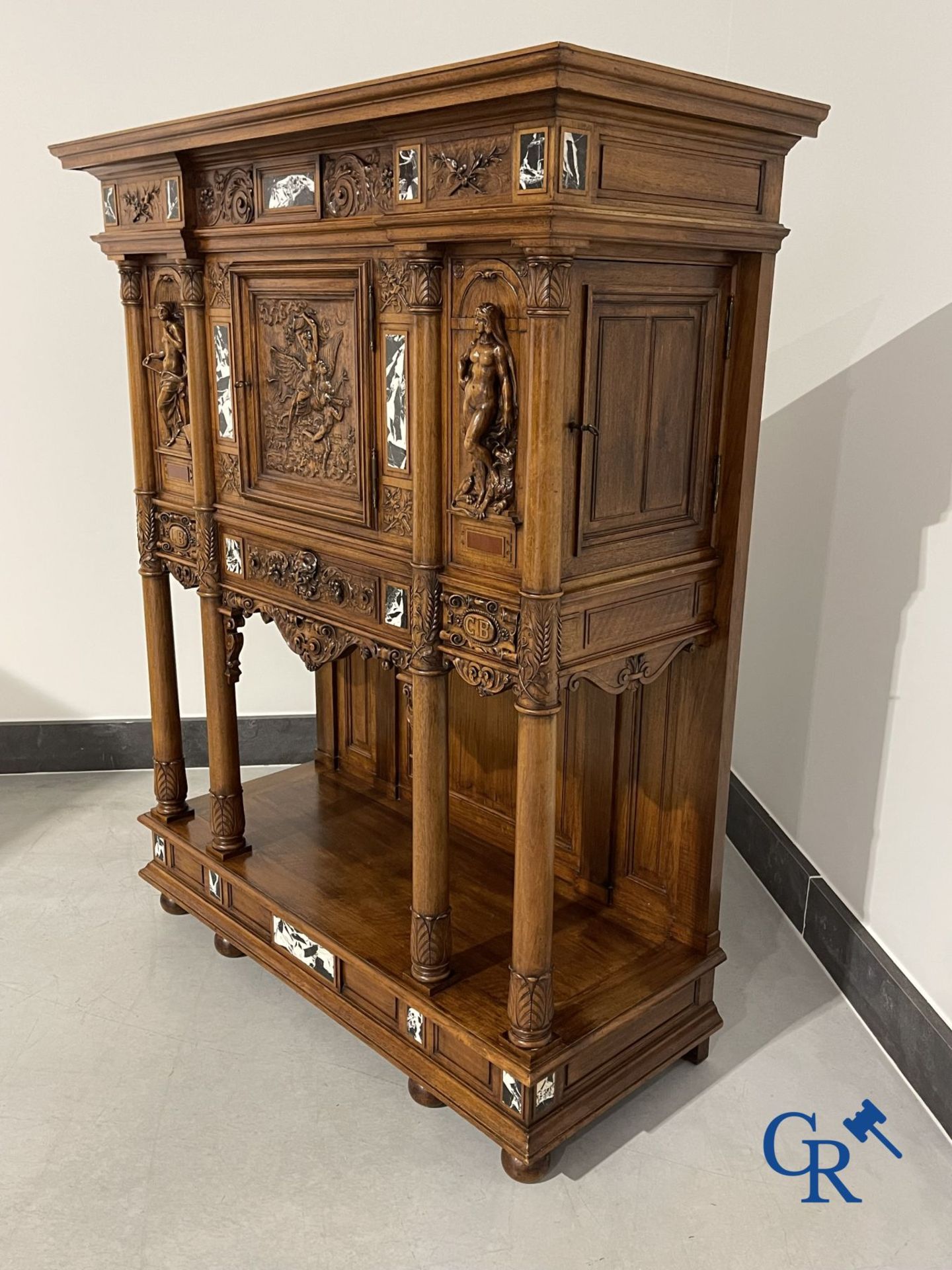 Furniture: A finely carved walnut credence in neo renaissance style with marble inlay. - Image 11 of 21