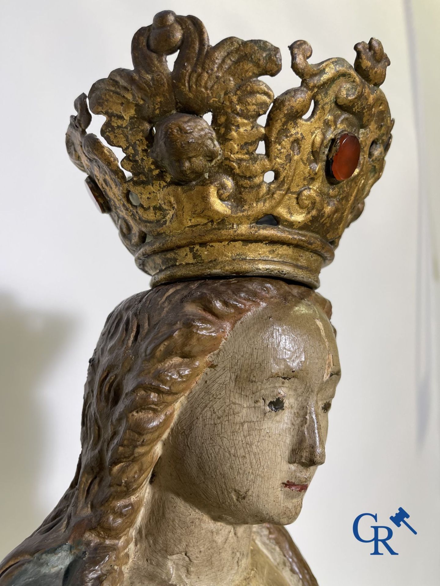 Wooden polychrome Baroque sculpture of Mary with child. The Crown inlaid with an amber-like rock. - Image 5 of 30