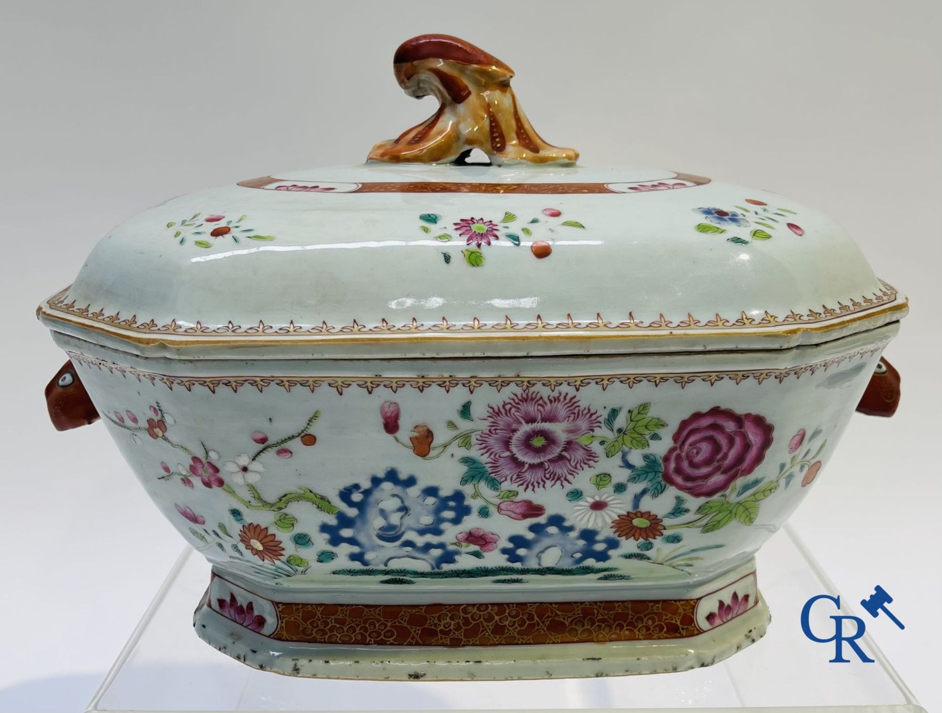 Chinese Porcelain: 2 tureens and a saucer in Chinese porcelain. - Image 12 of 20