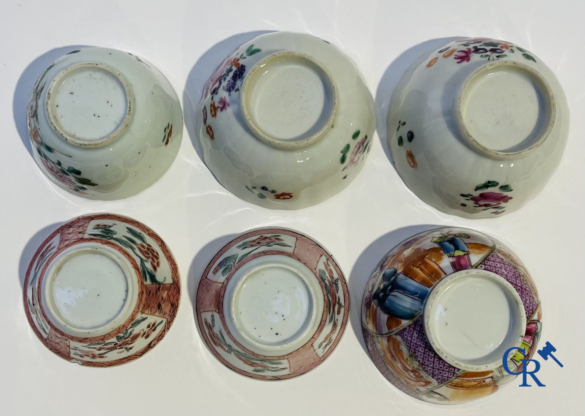 Chinese porcelain: 16 pieces of 18th and 19th century Chinese porcelain. - Image 22 of 33