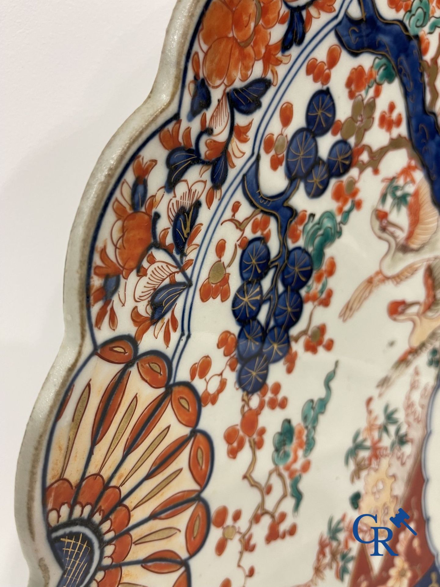 Asian Art: An imposing dish in imari porcelain. 19th century. - Image 8 of 12