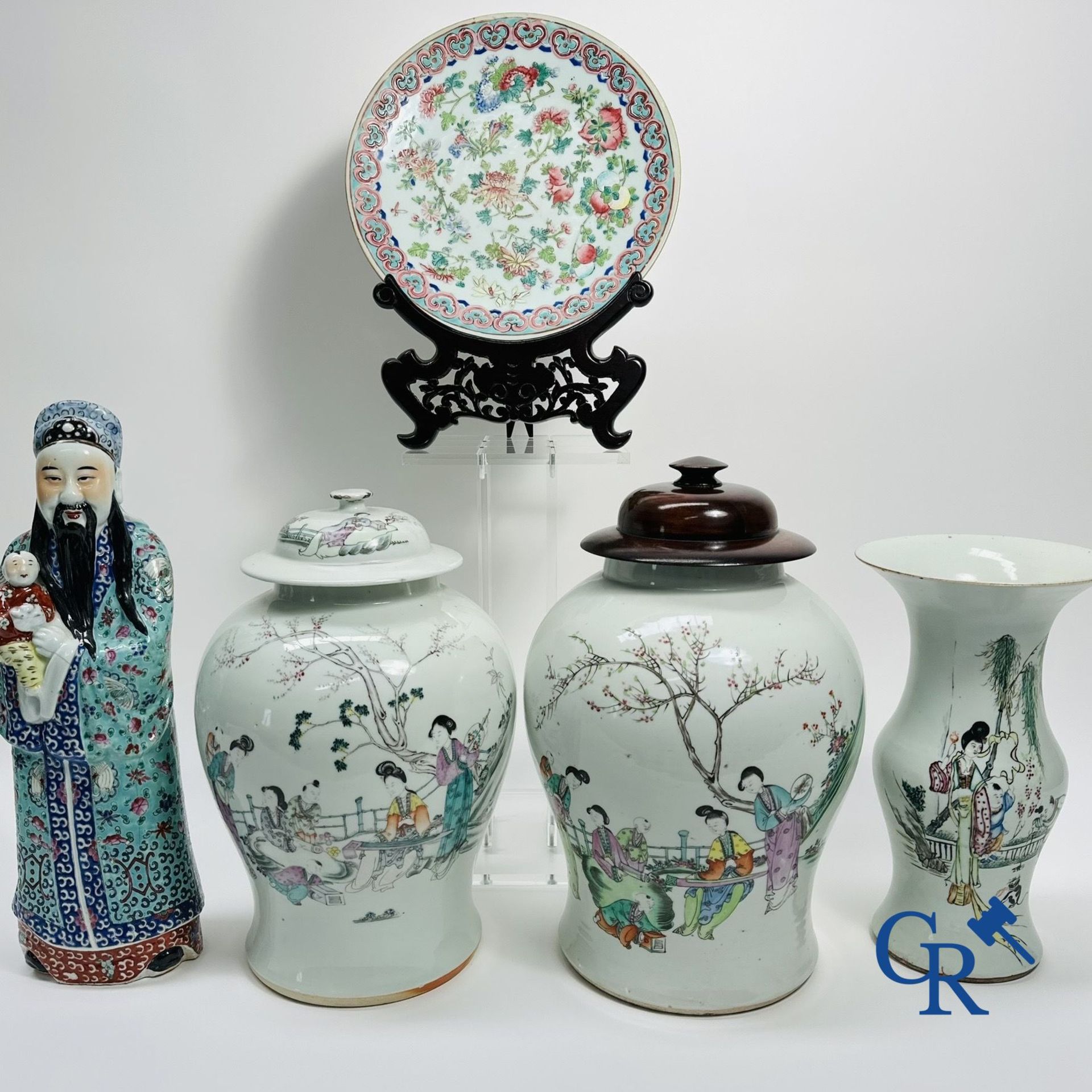 Lot of Chinese porcelain. - Image 9 of 9