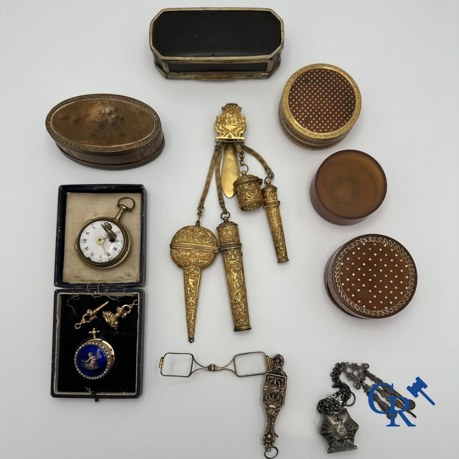 Jewellery-Watches: Important lot consisting of several 18th and 19th century objects in gold, silver - Bild 2 aus 6