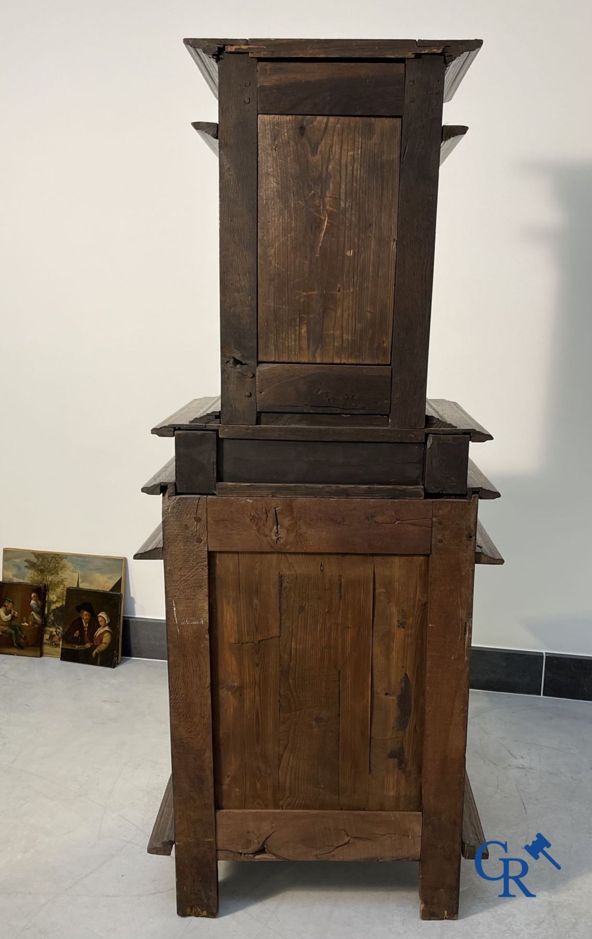 Furniture: An oak sacristy credence. - Image 10 of 15