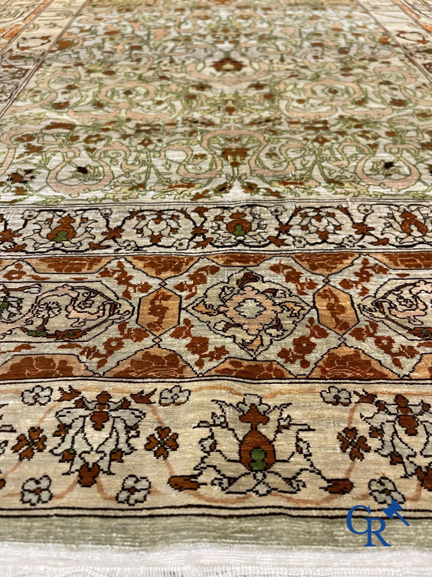 Oriental carpets: An exceptionally signed carpet in silk and gold thread with verses and a floral de - Bild 13 aus 15