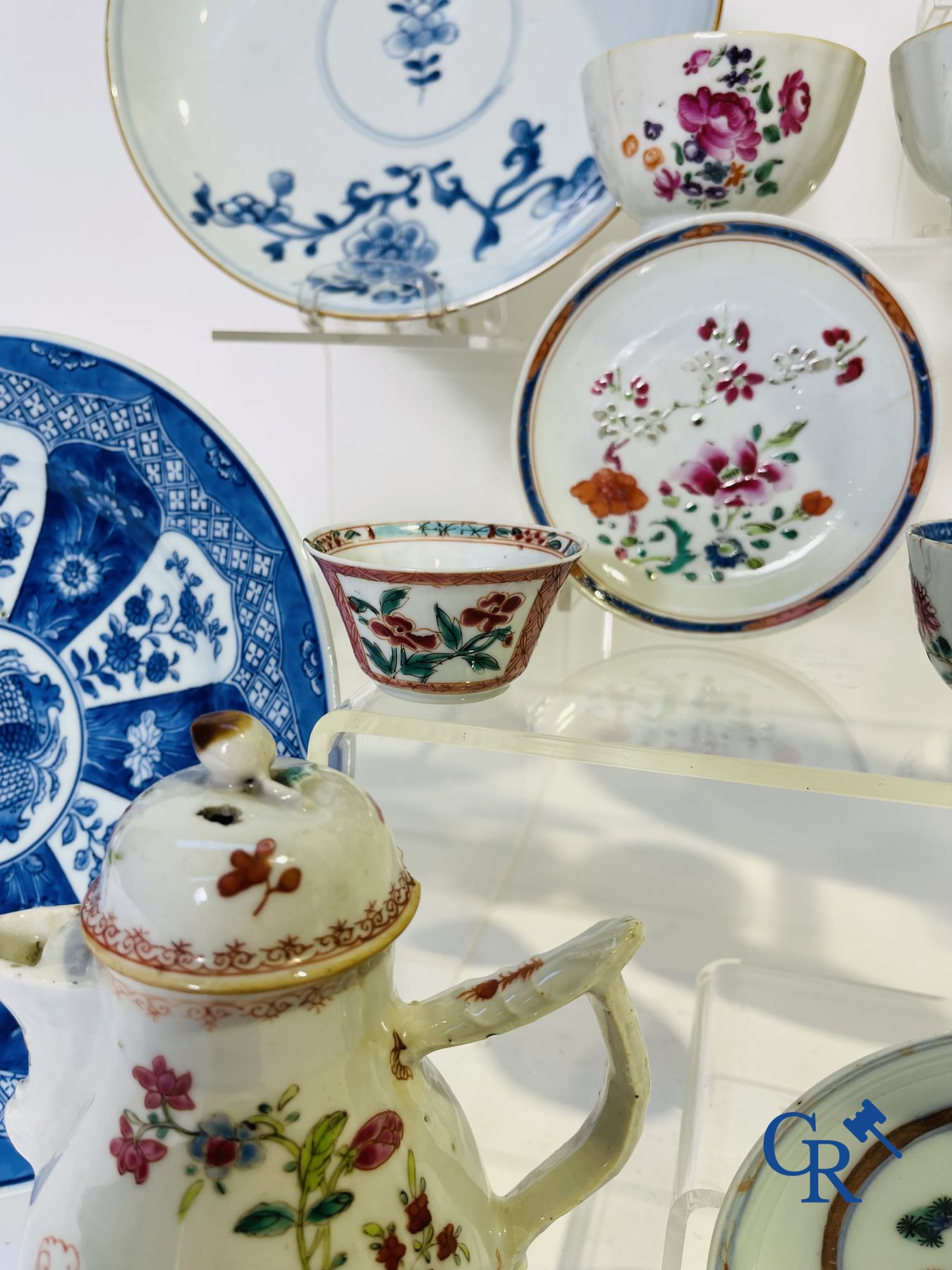 Chinese porcelain: 16 pieces of 18th and 19th century Chinese porcelain. - Image 33 of 33