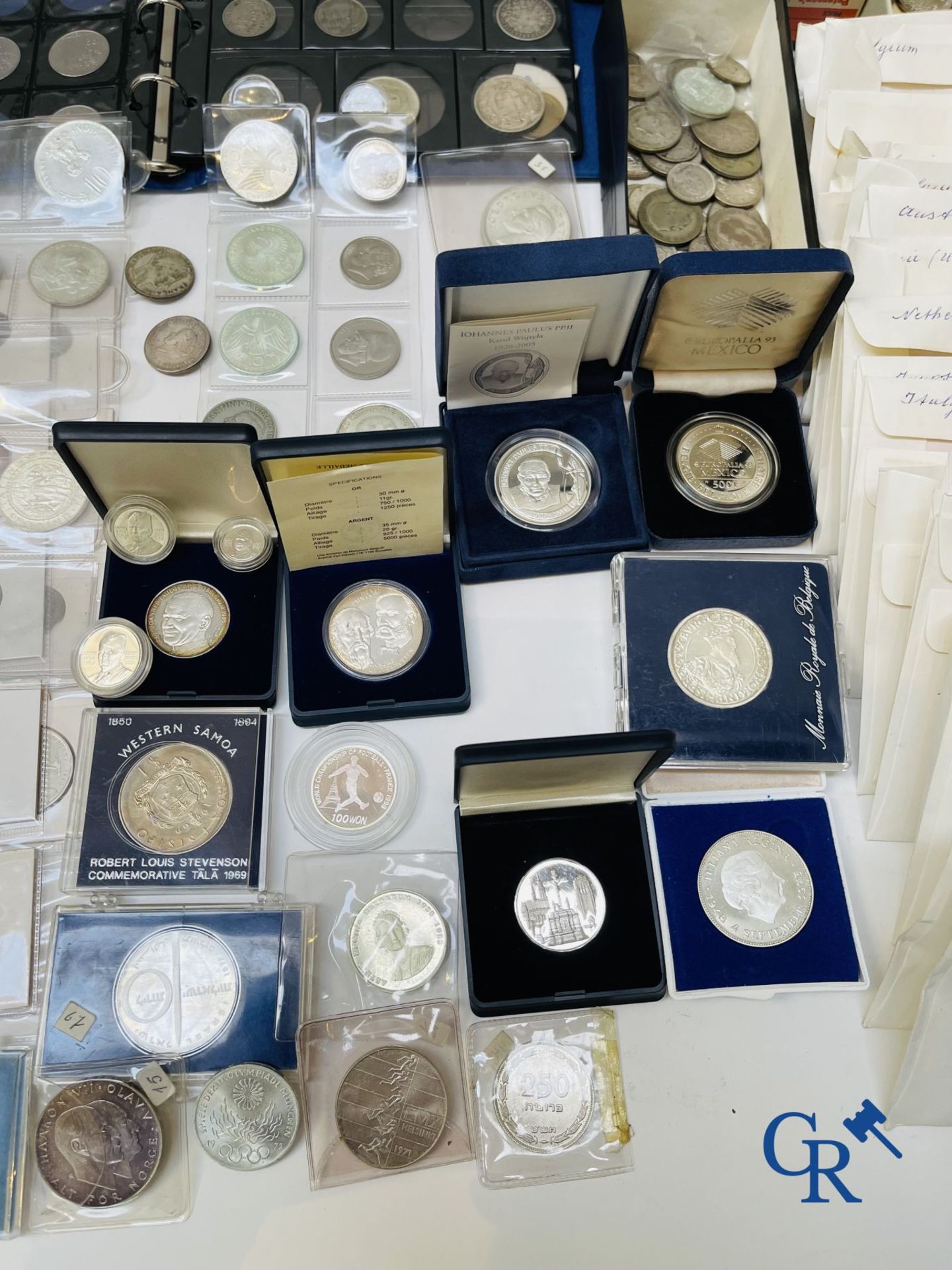 Coins: Large lot of various coins in silver, copper and nickel. - Image 5 of 12