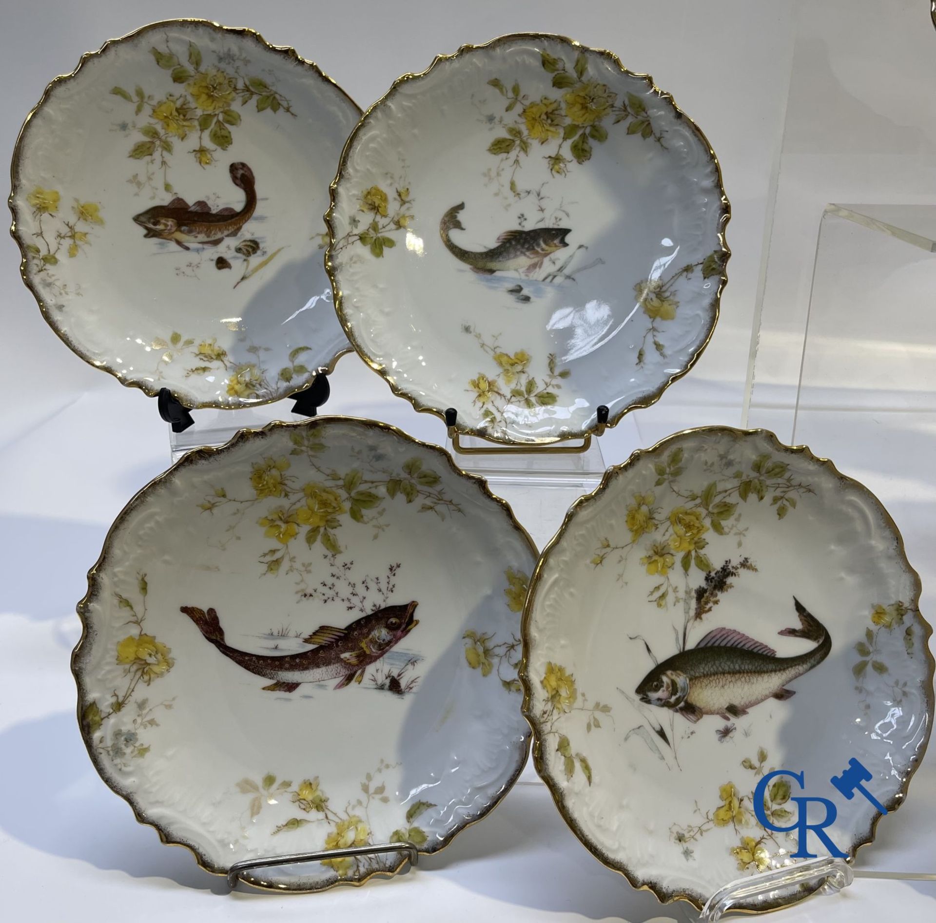 Extraordinary tableware in Brussels porcelain with a theme of freshwater fish. - Image 9 of 17