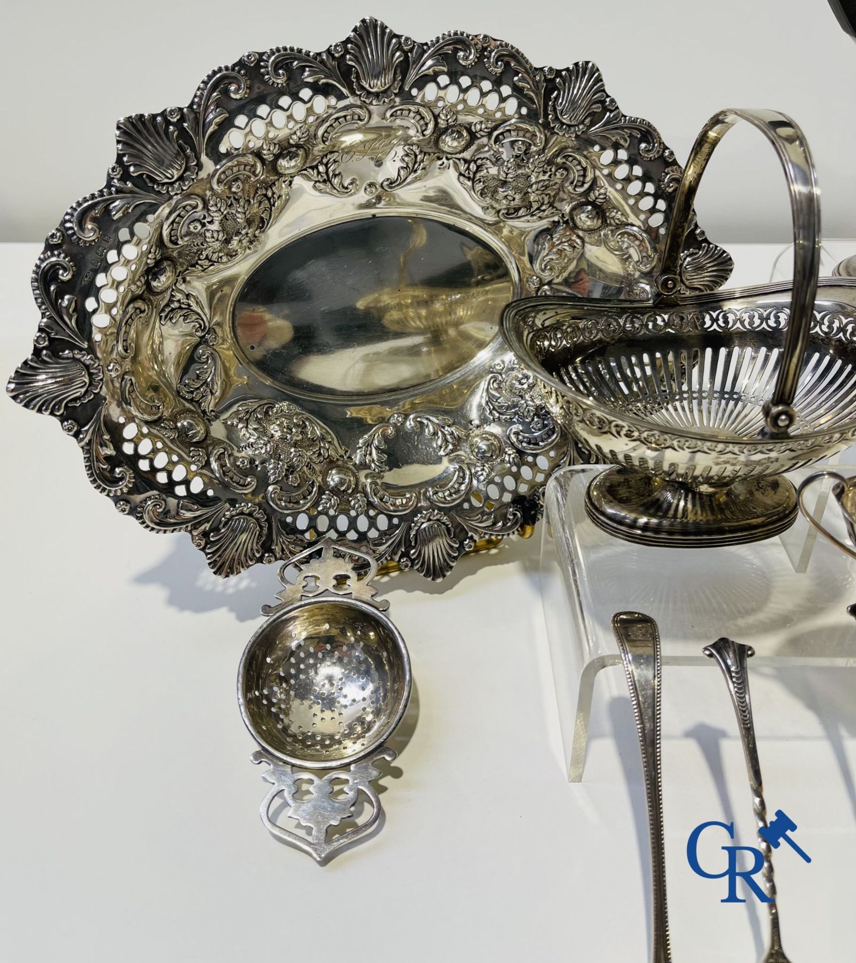 Silver: Important lot with various pieces of English silver. (various hallmarks) 19th-20th century. - Image 2 of 19