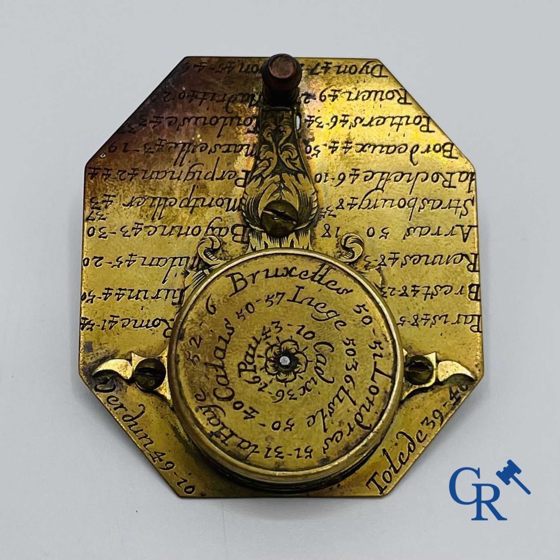 Lemaire à Paris: Octagonal pocket sundial and compass. Early 18th century. - Bild 4 aus 7